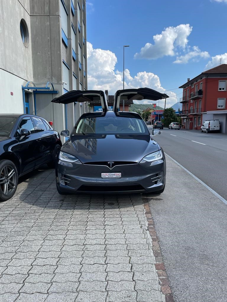 TESLA Model X 90 D-image-1