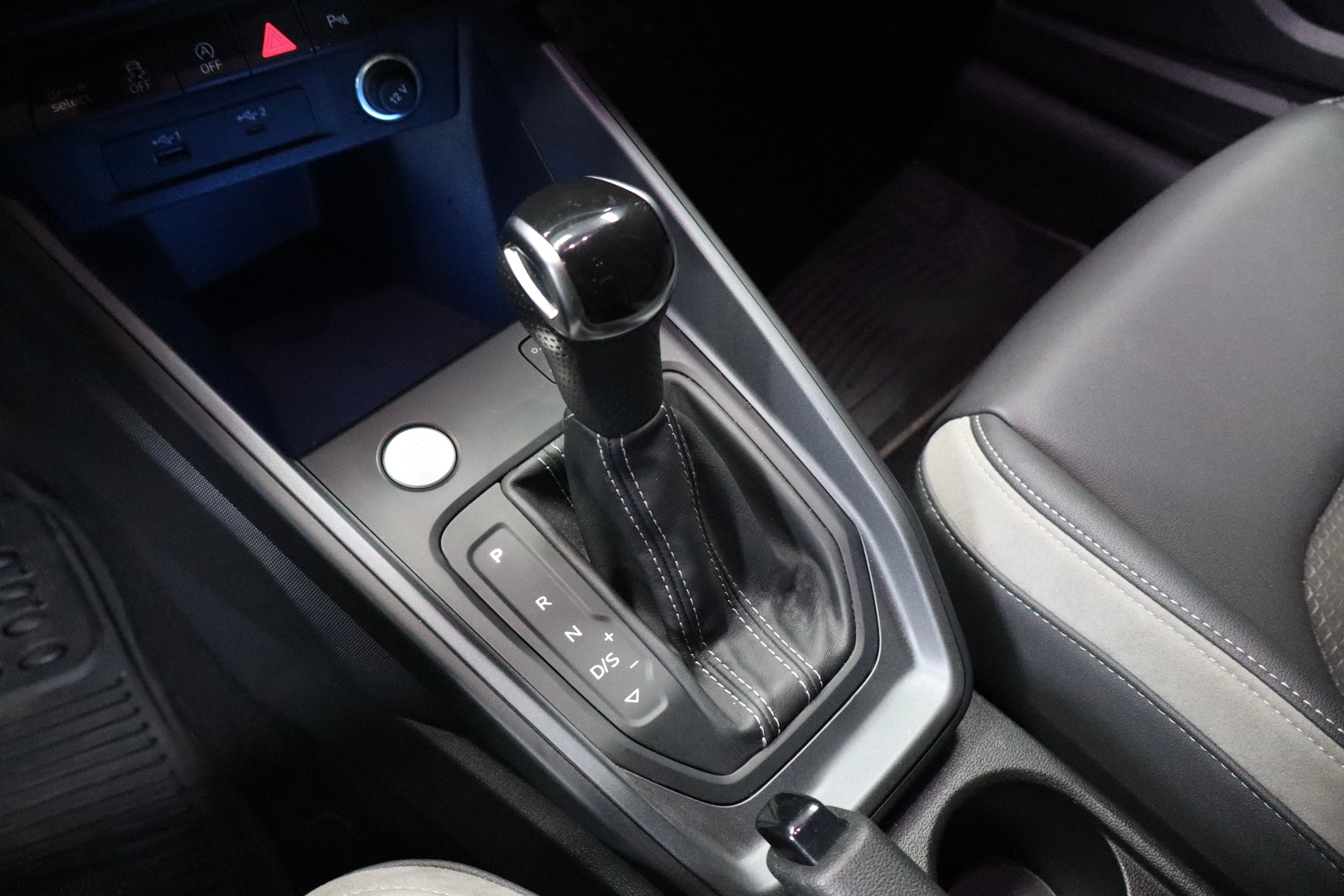 AUDI A1 Sportback 35 TFSI S Line S-tronic-image-6