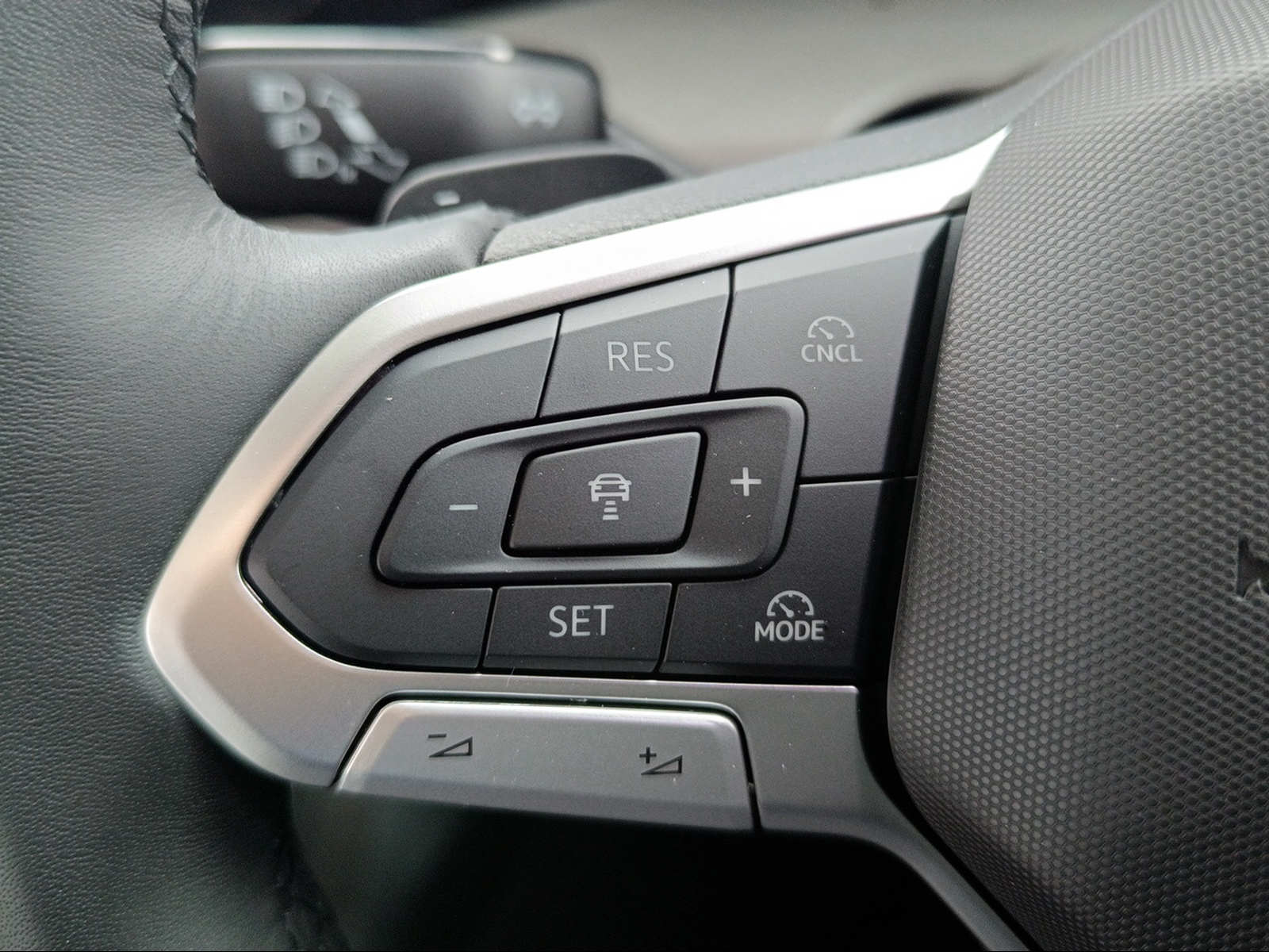 VW VW Golf Life 150PS DSG eTSI / Vorführwagen-image-12