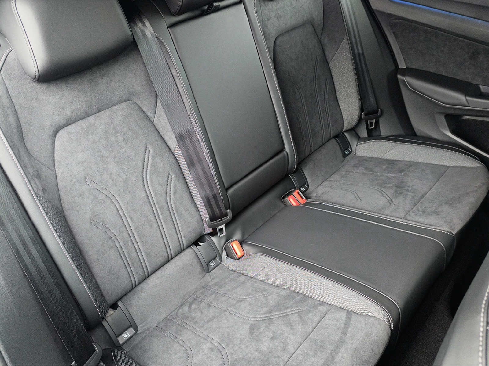VW VW Golf Life 150PS DSG eTSI / Vorführwagen-image-9