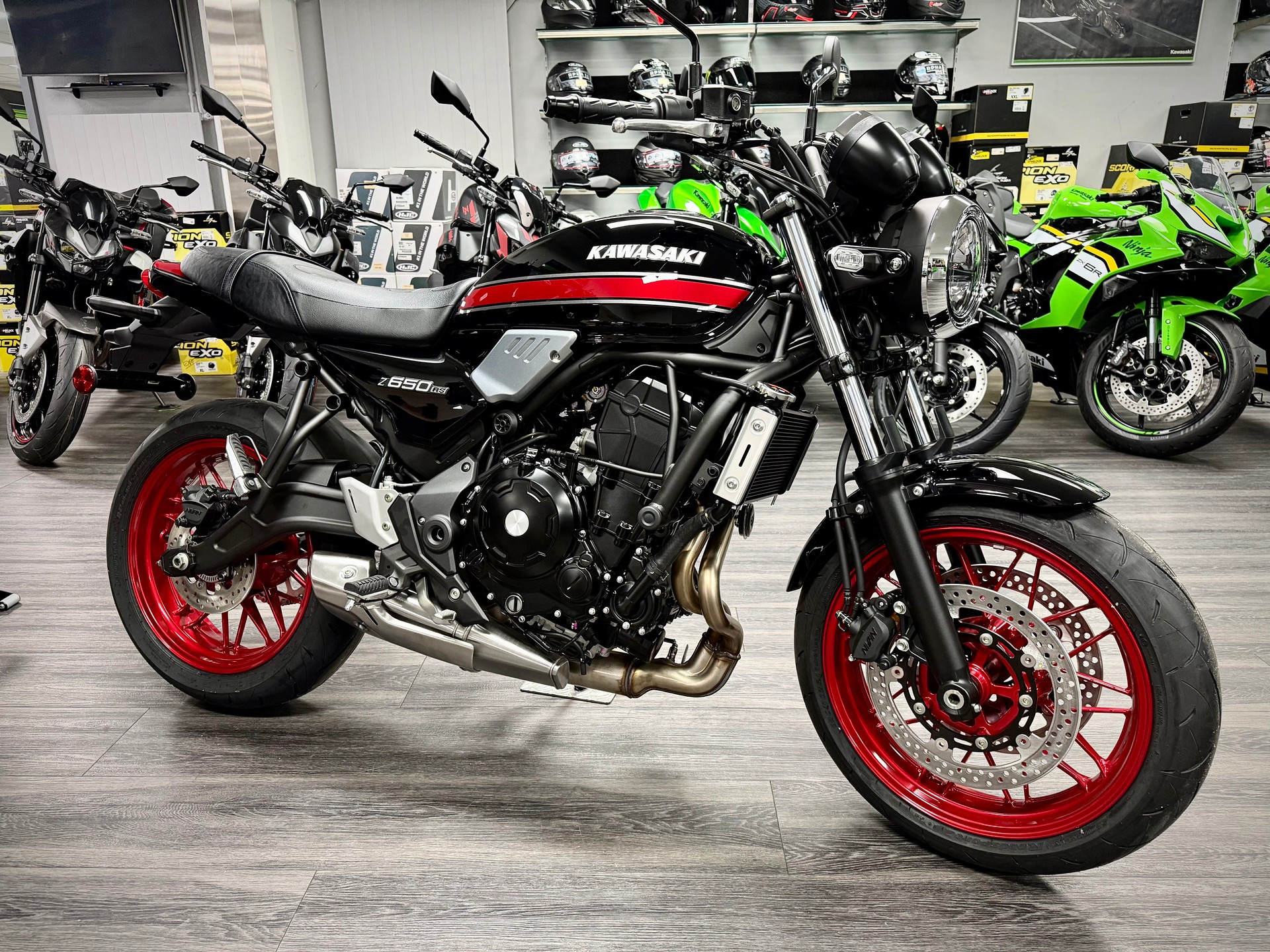 KAWASAKI Z 650 RS-image-4