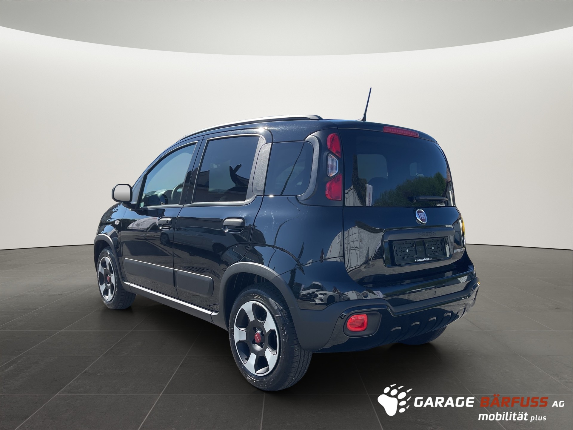 FIAT Panda 1.0 Hybrid Cross-showroom-element-2