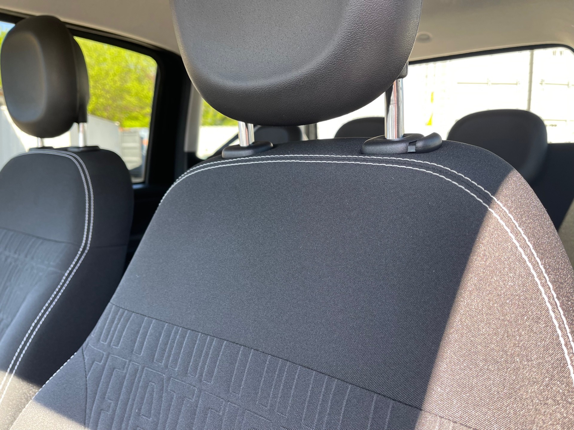 FIAT Panda 1.0 Hybrid Cross-image-9