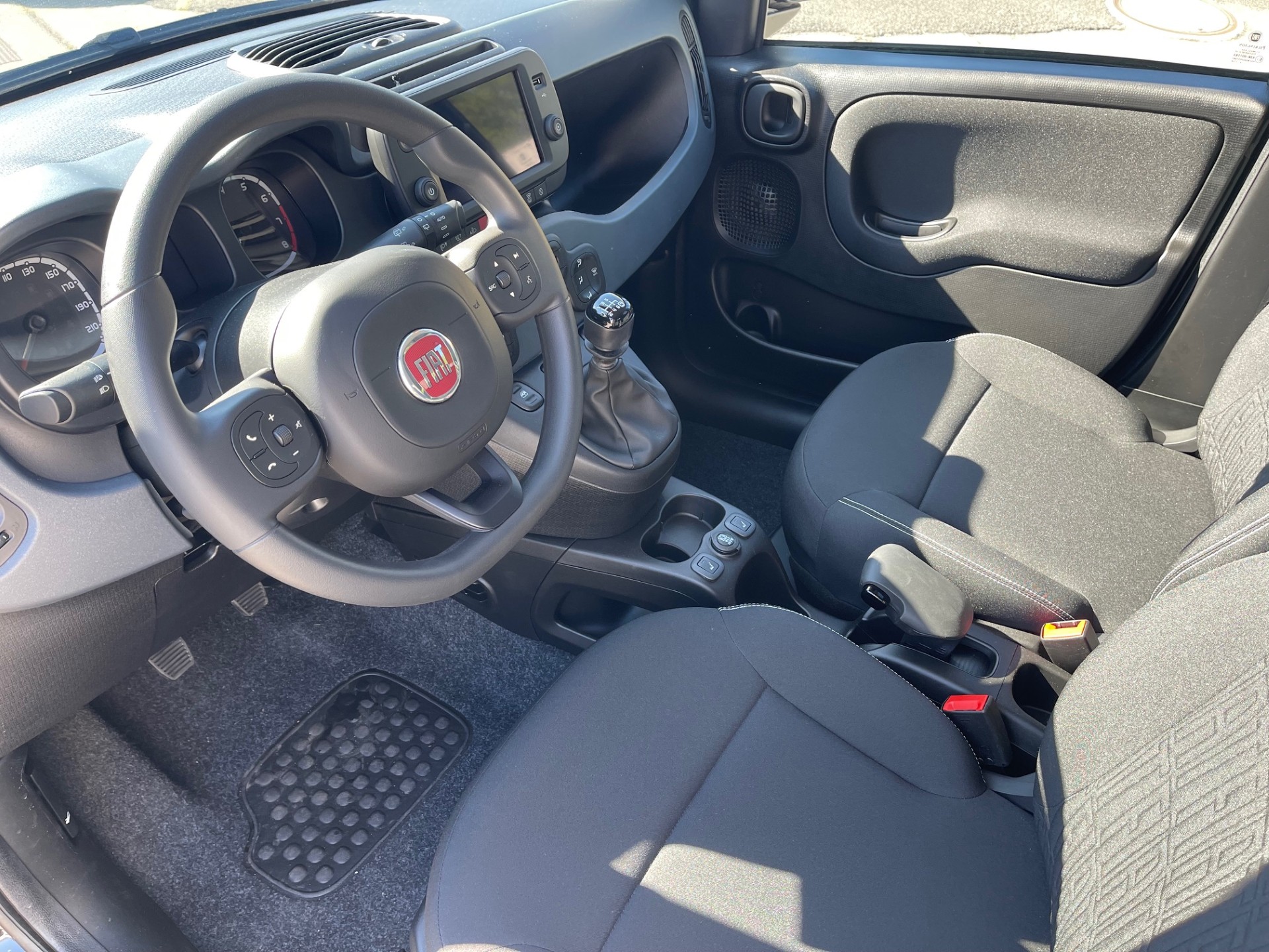 FIAT Panda 1.0 Hybrid Cross-image-7