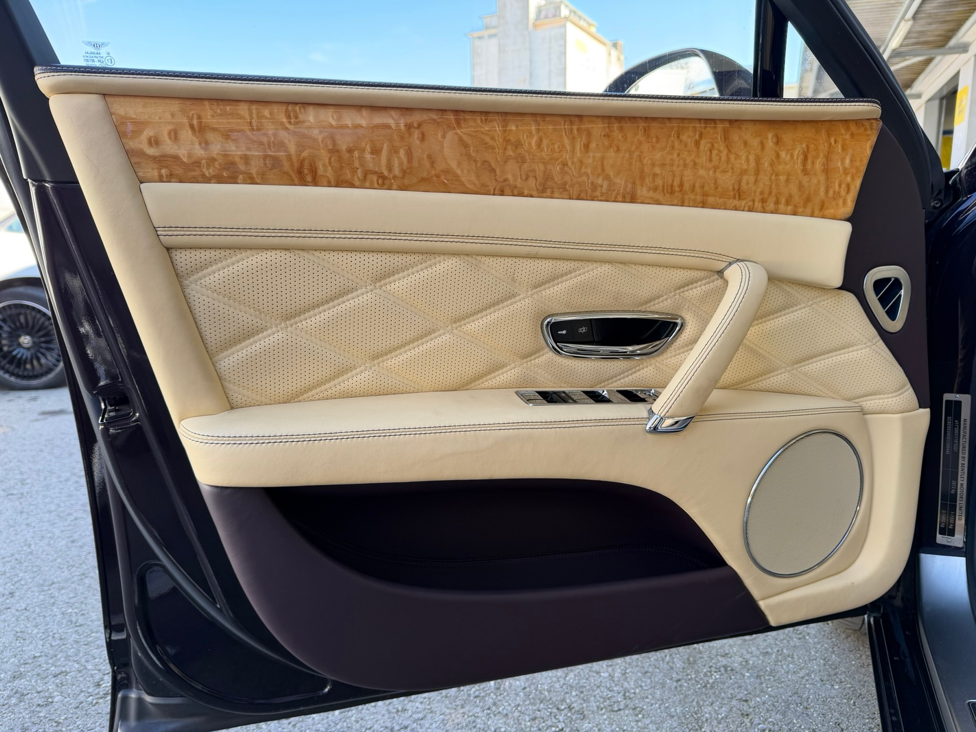 BENTLEY Flying Spur 6.0-image-11