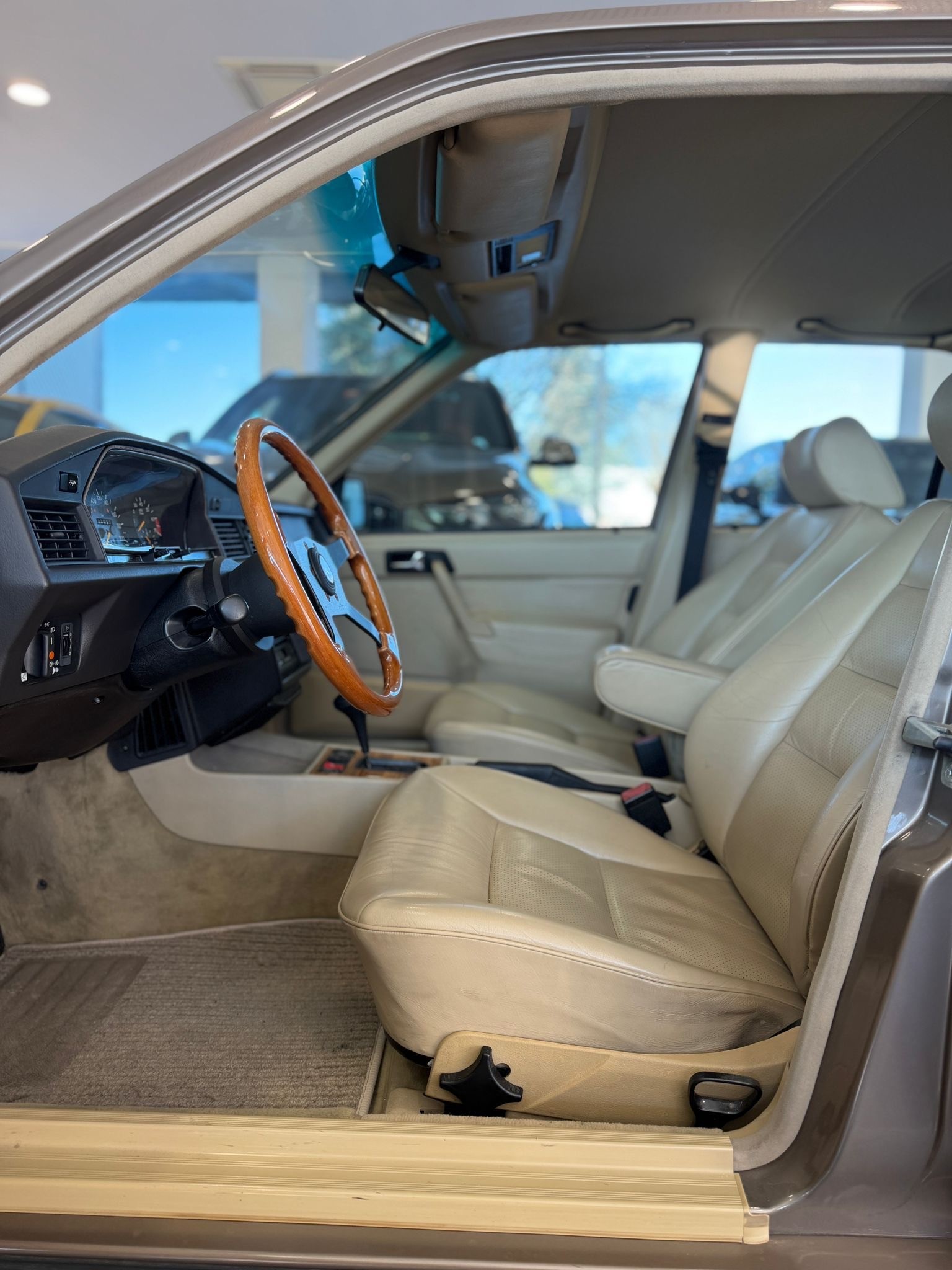 MERCEDES-BENZ 190 E 2.0-image-11