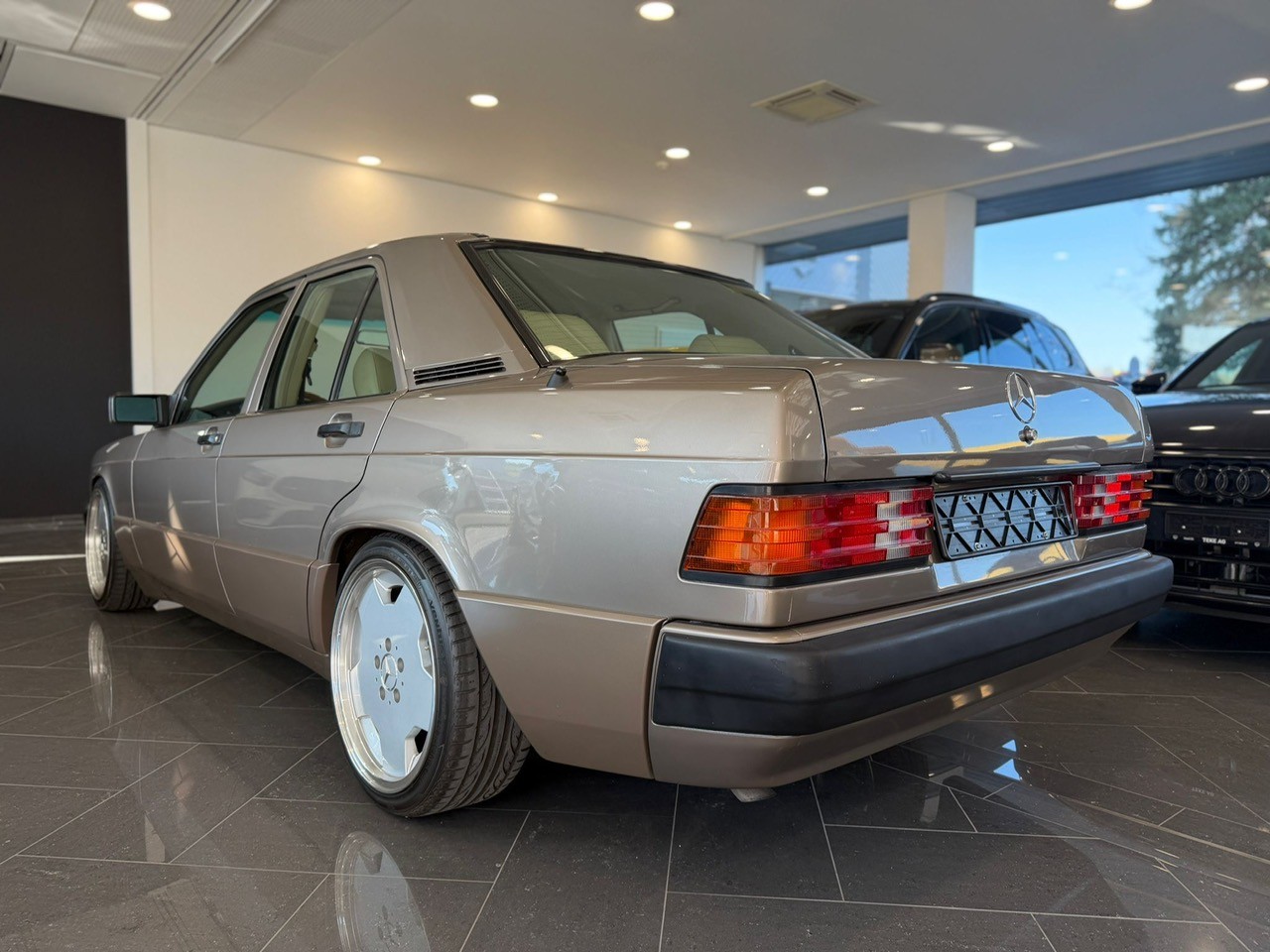 MERCEDES-BENZ 190 E 2.0-image-6