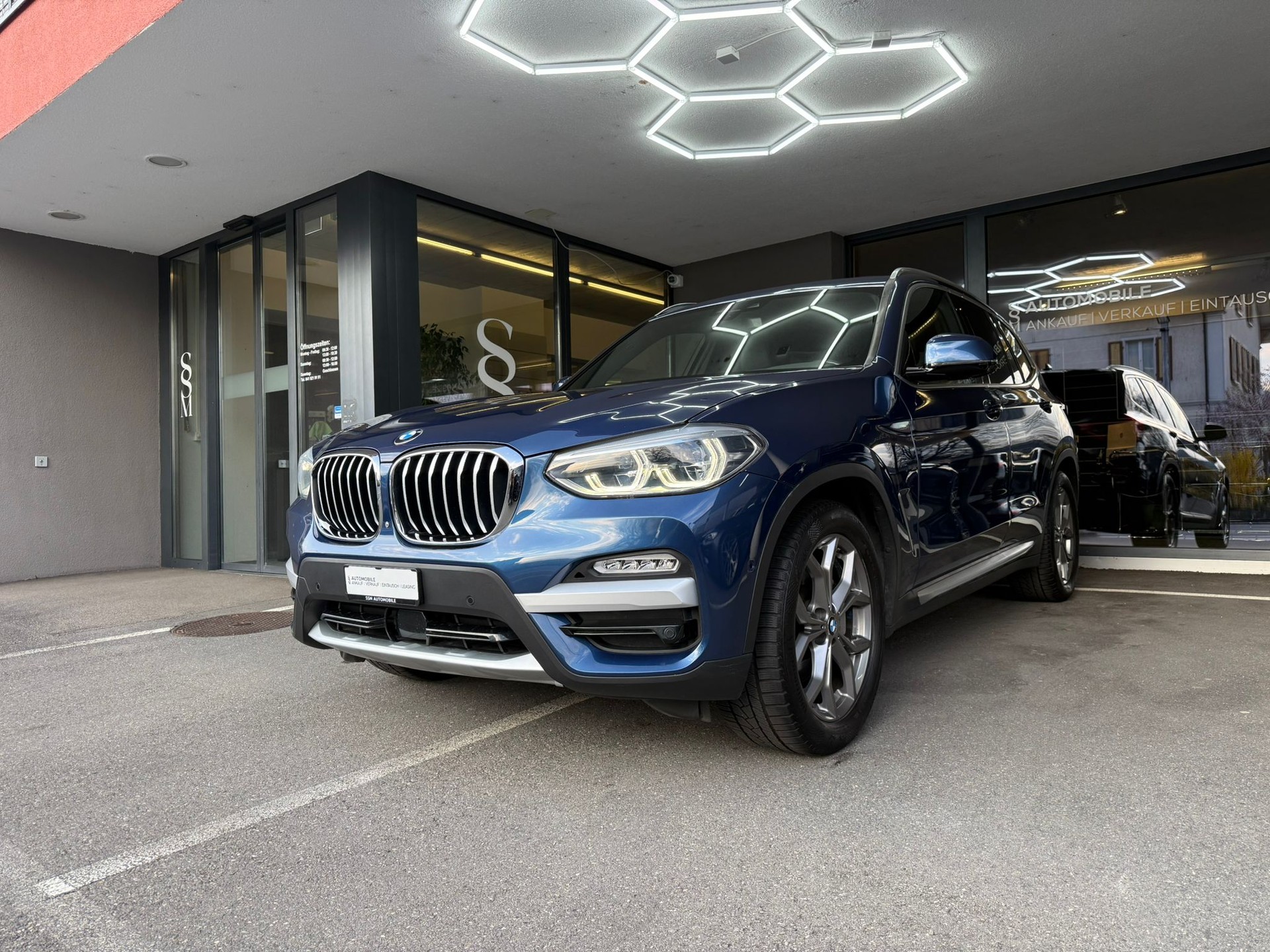 BMW X3 xDrive 30d ▪ Pano ▪ Head Up ▪ AHK ▪ xLine Steptronic