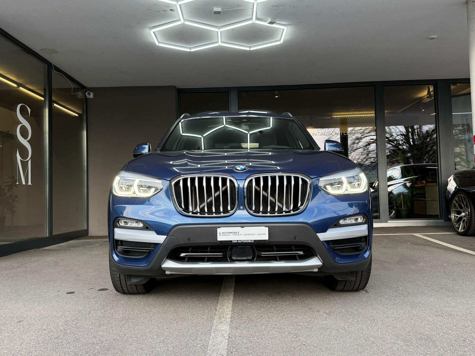 BMW X3 xDrive 30d ▪ Pano ▪ Head Up ▪ AHK ▪ xLine Steptronic-showroom-element-1