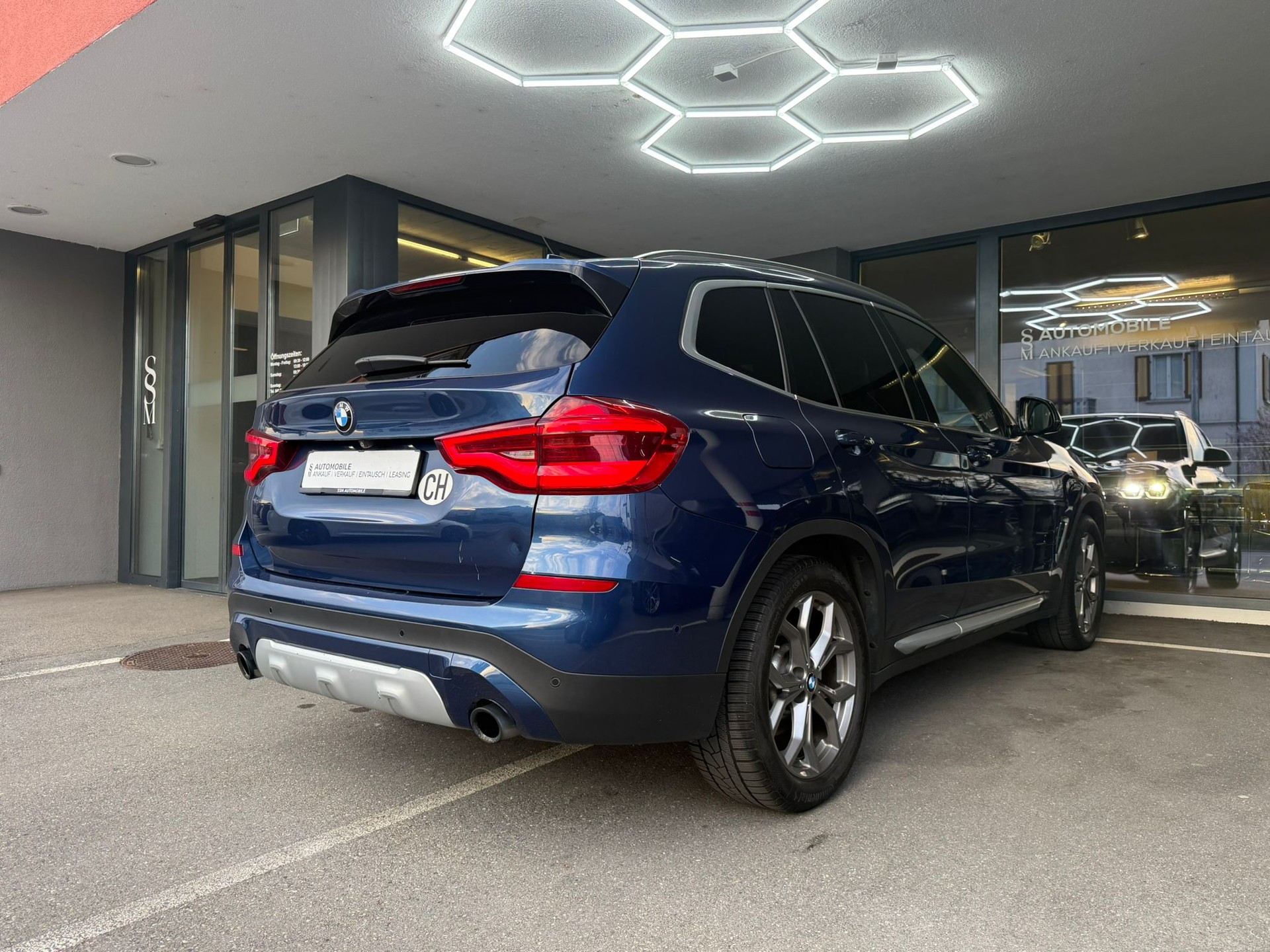 BMW X3 xDrive 30d ▪ Pano ▪ Head Up ▪ AHK ▪ xLine Steptronic-image-6