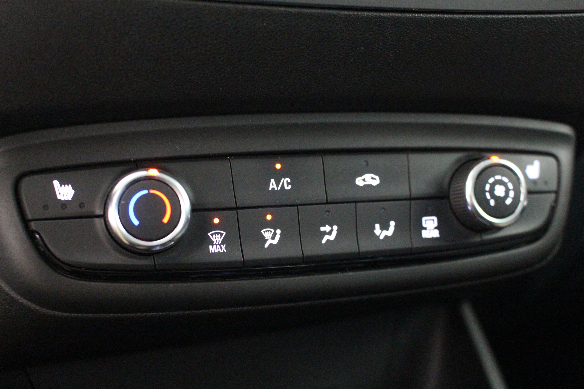 OPEL Crossland X 1.2 T Enjoy S/S-image-16