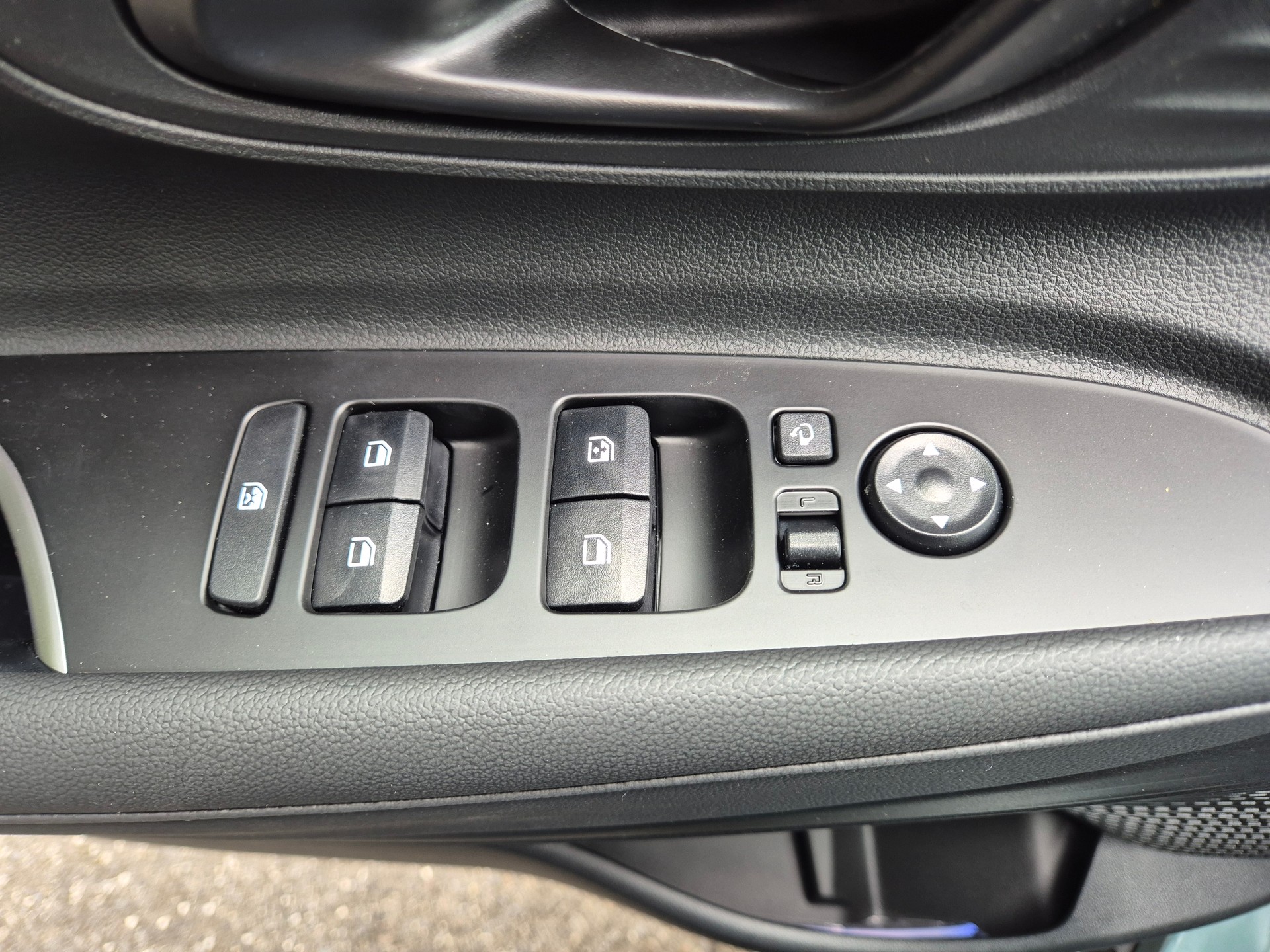 HYUNDAI Bayon 1.0 T-GDi Amplia DCT-image-6