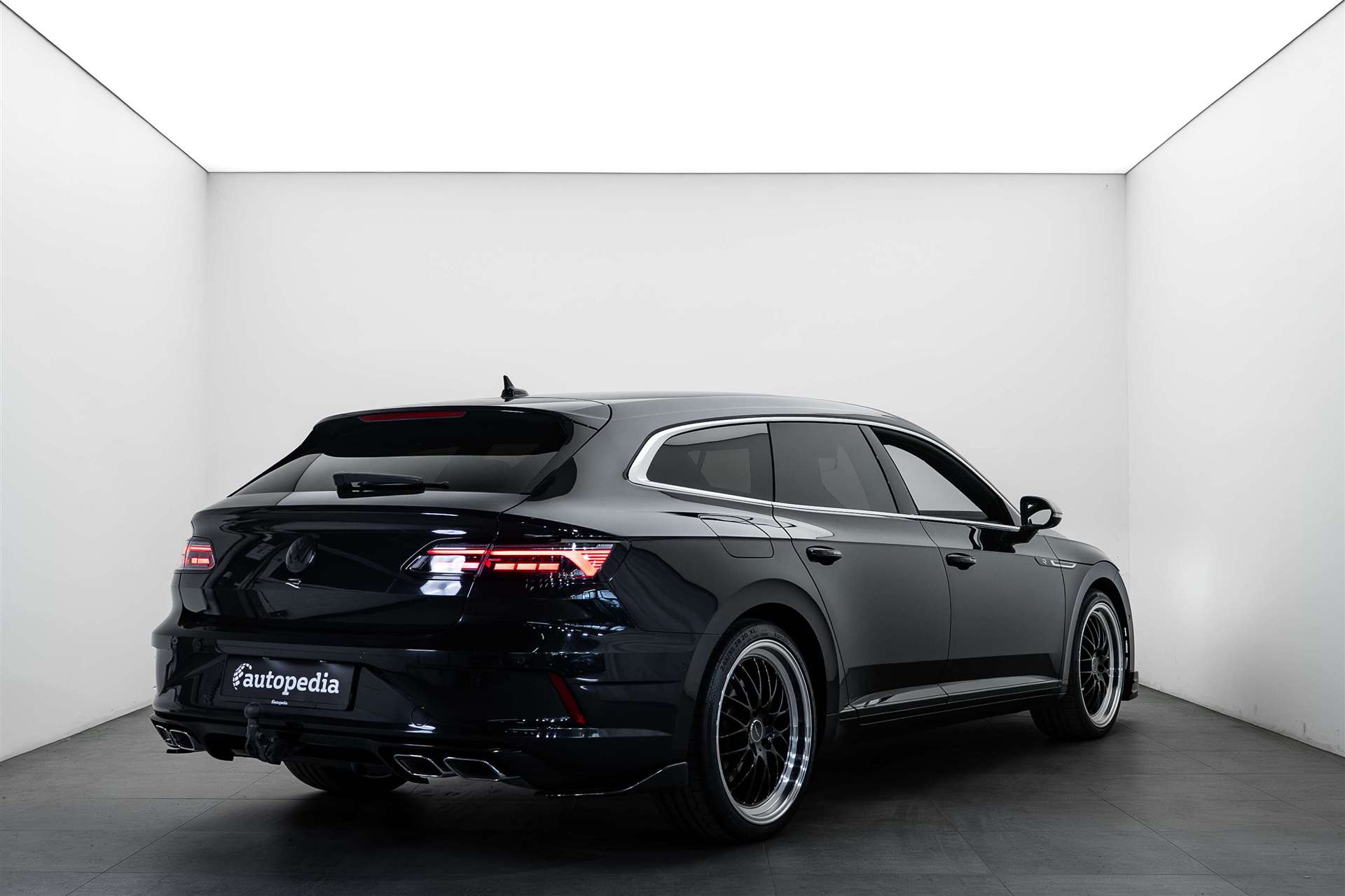VW Arteon 2.0 TSI R 4Motion DSG 320PS-showroom-element-2