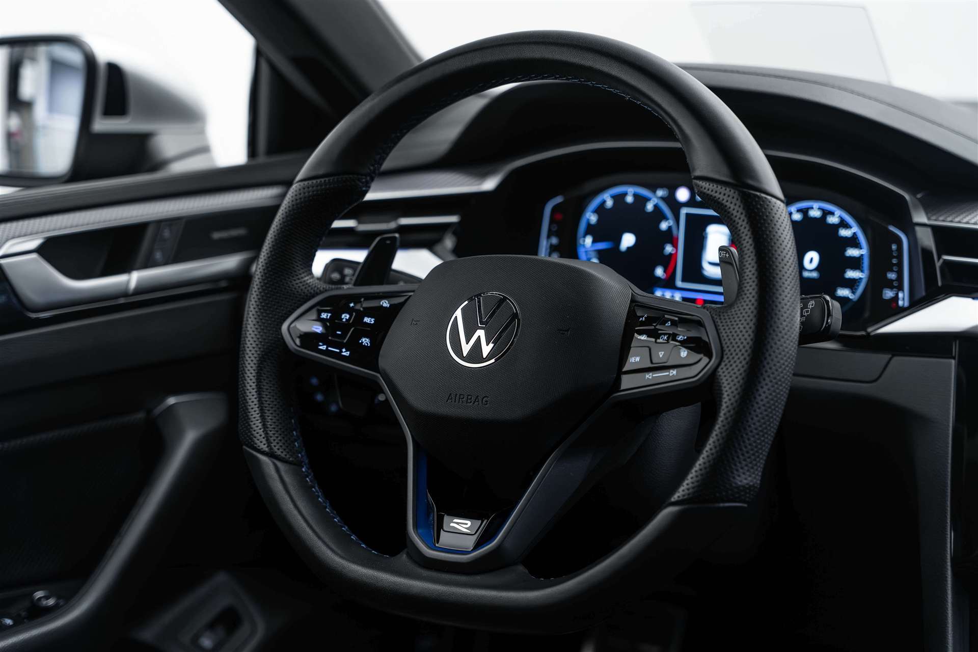 VW Arteon 2.0 TSI R 4Motion DSG 320PS-image-10