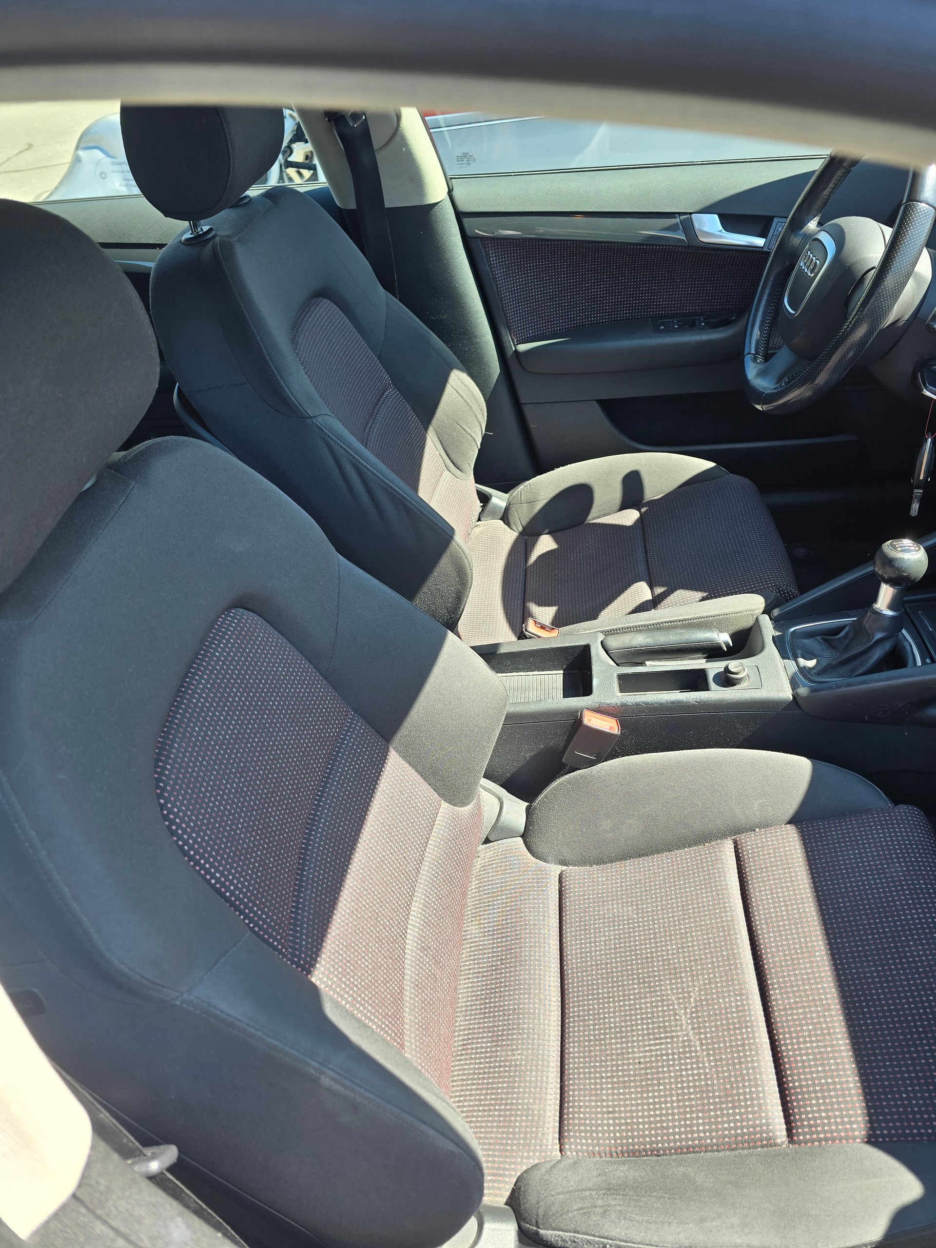 AUDI A3 Sportback 2.0 TDI Ambiente quattro-image-10