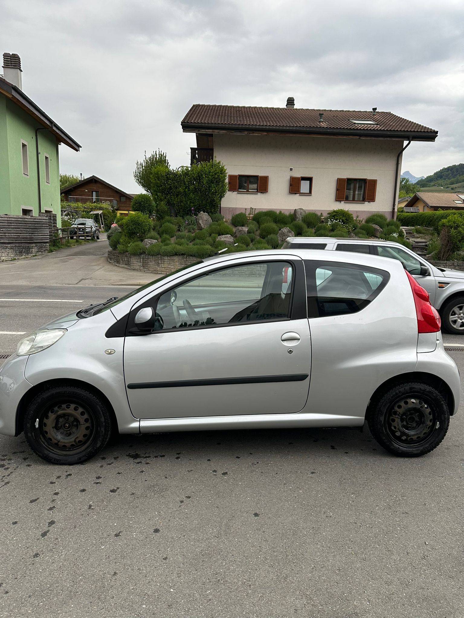 PEUGEOT 107 1.0 Trendy-image-6
