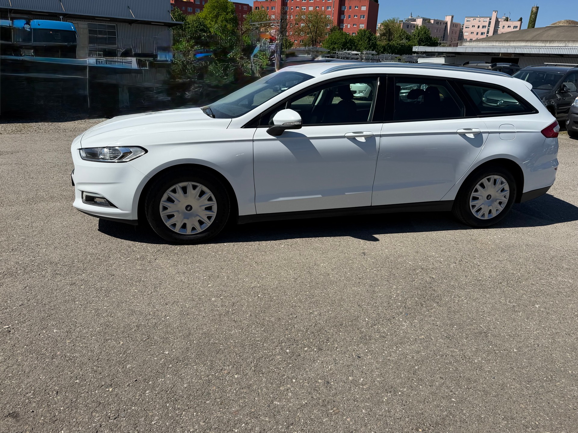FORD Mondeo 2.0 TDCi Ambiente Powershift-image-20