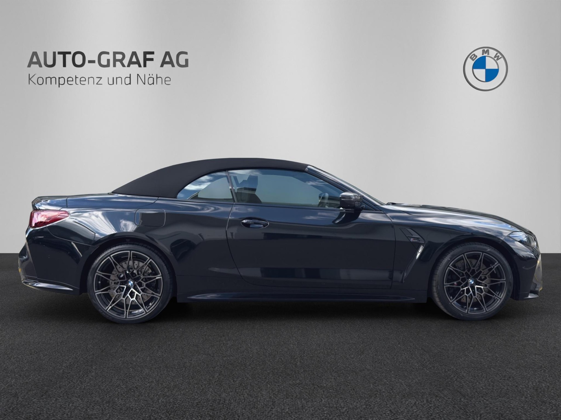 BMW M4 Competition xDrive Cabrio-image-5