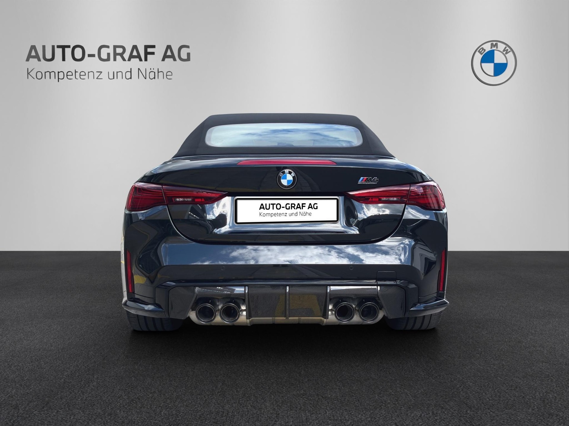 BMW M4 Competition xDrive Cabrio-showroom-element-3