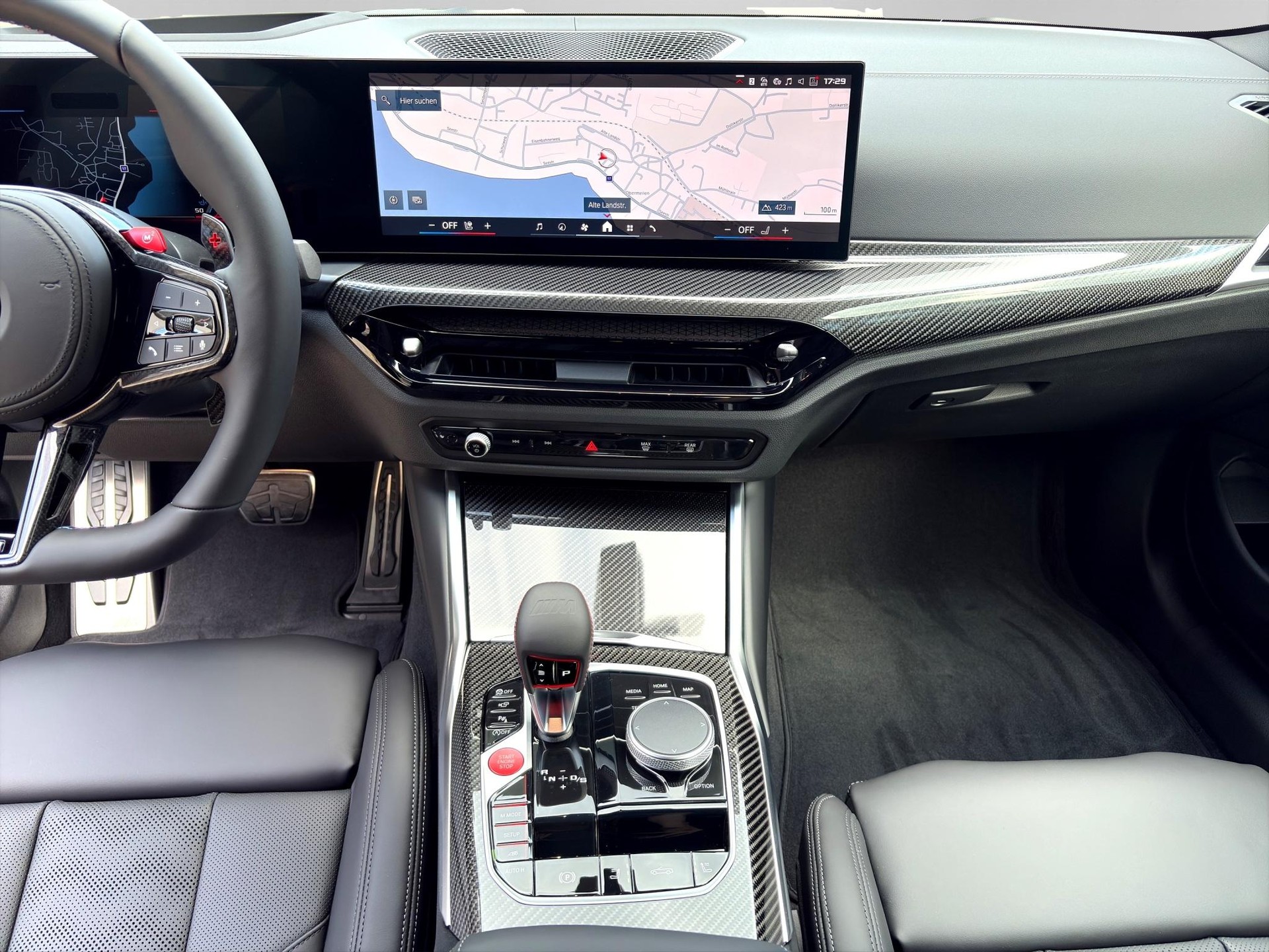 BMW M4 Competition xDrive Cabrio-image-12