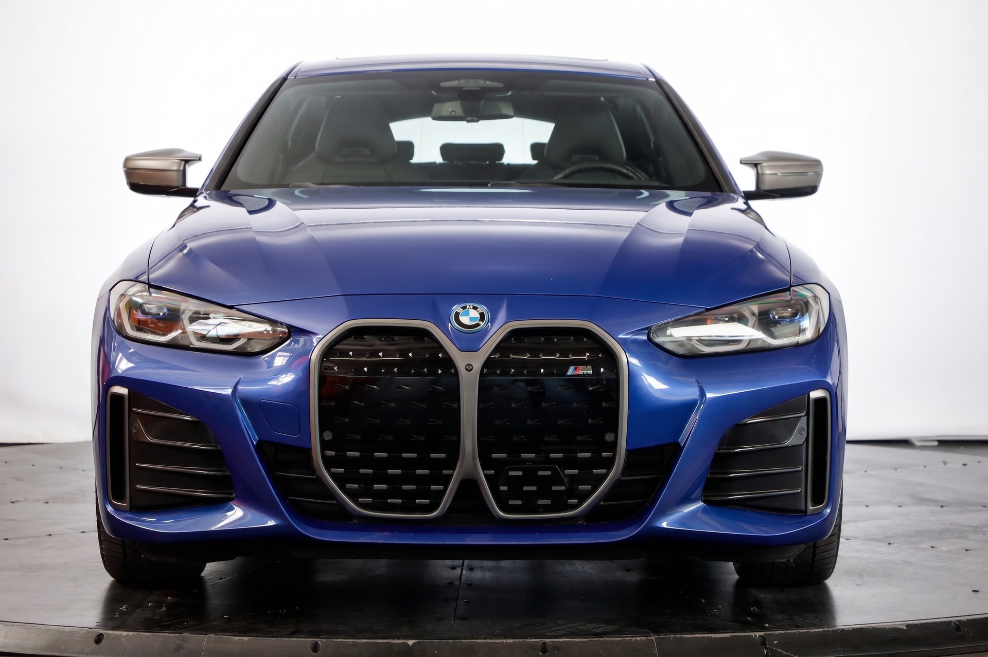 BMW i4 M50-showroom-element-1