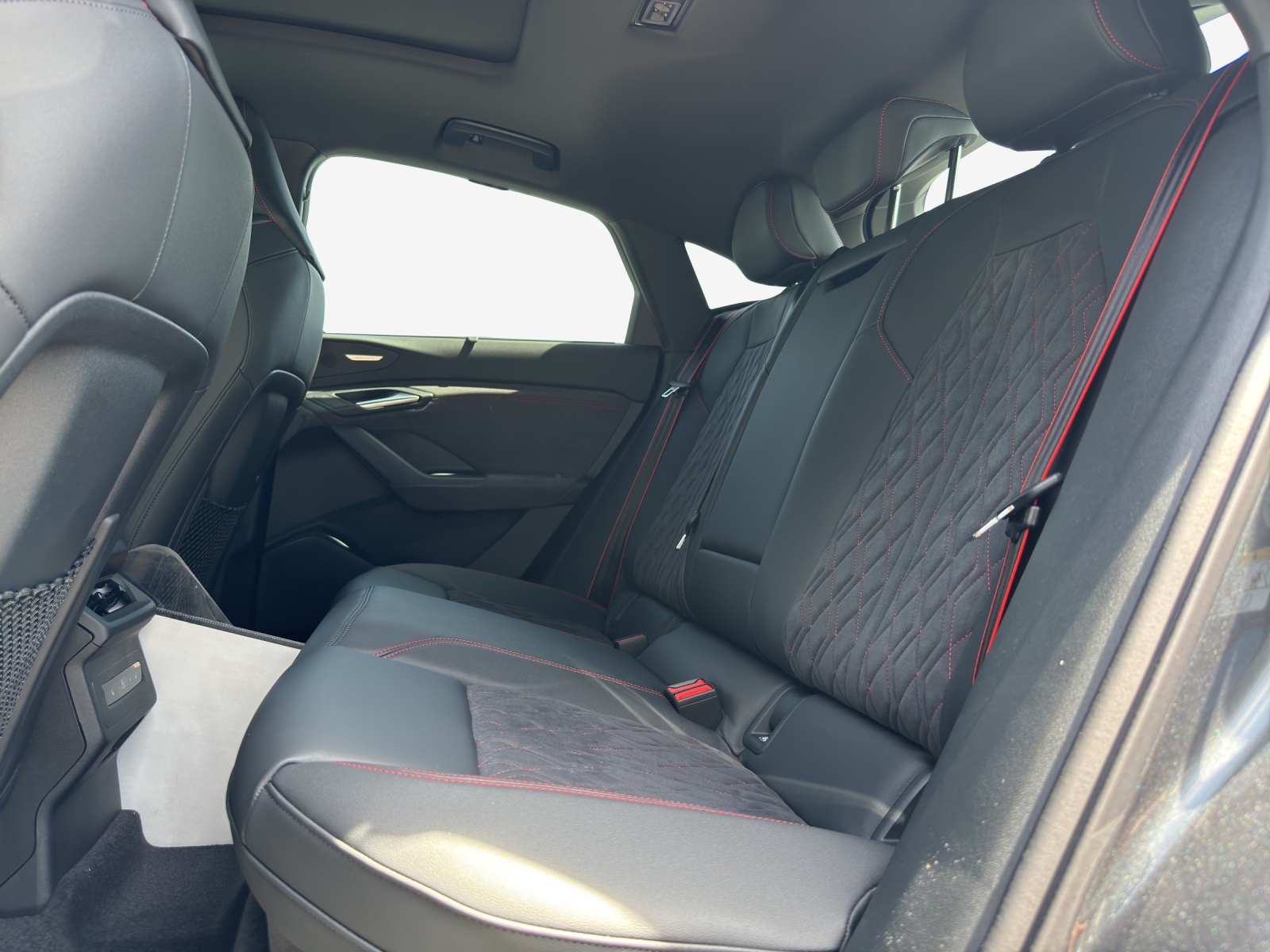 AUDI Q6 Sportback e-tron quattro-image-15