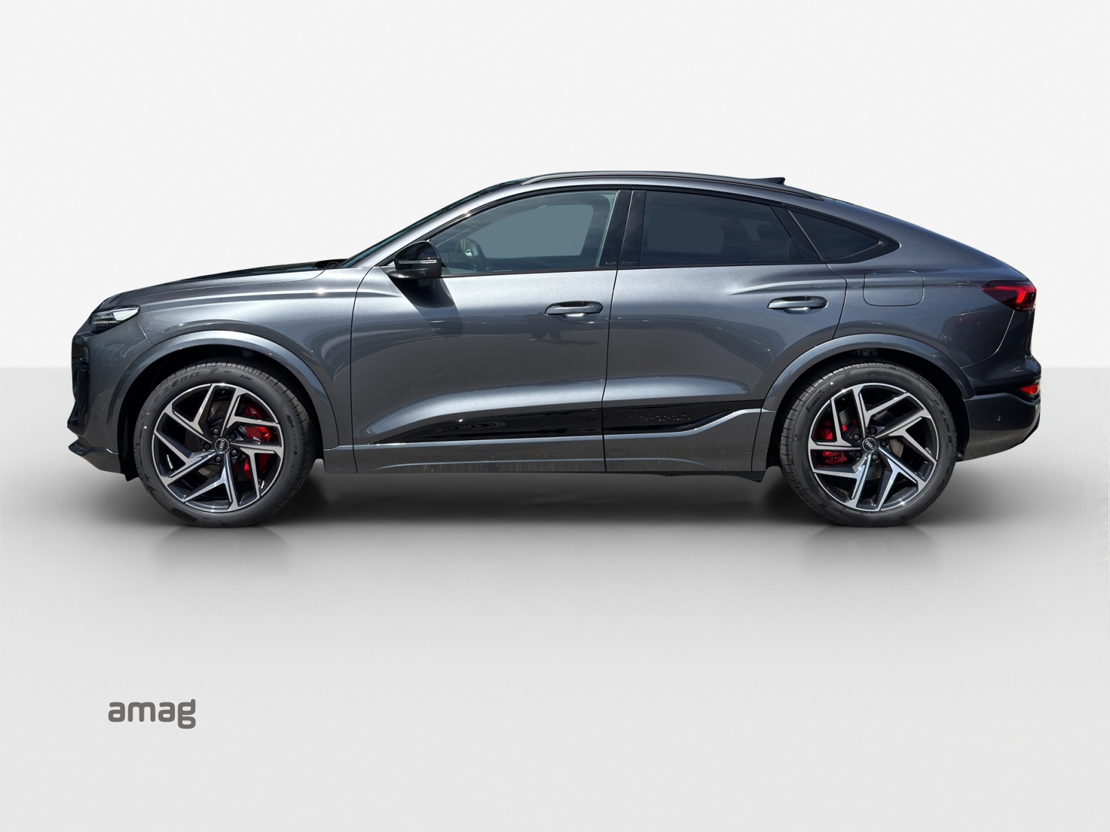 AUDI Q6 Sportback e-tron quattro-showroom-element-1