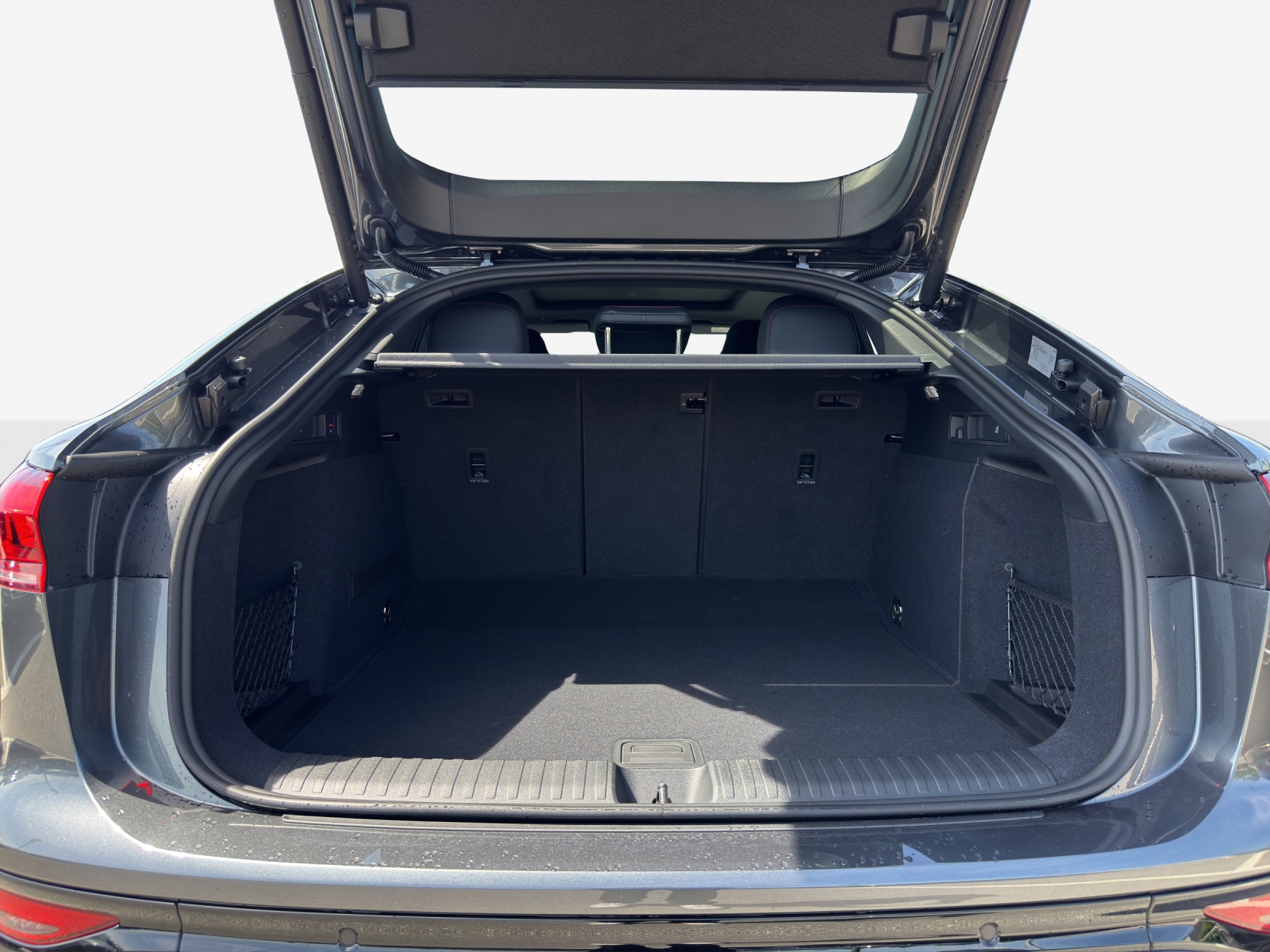 AUDI Q6 Sportback e-tron quattro-image-6