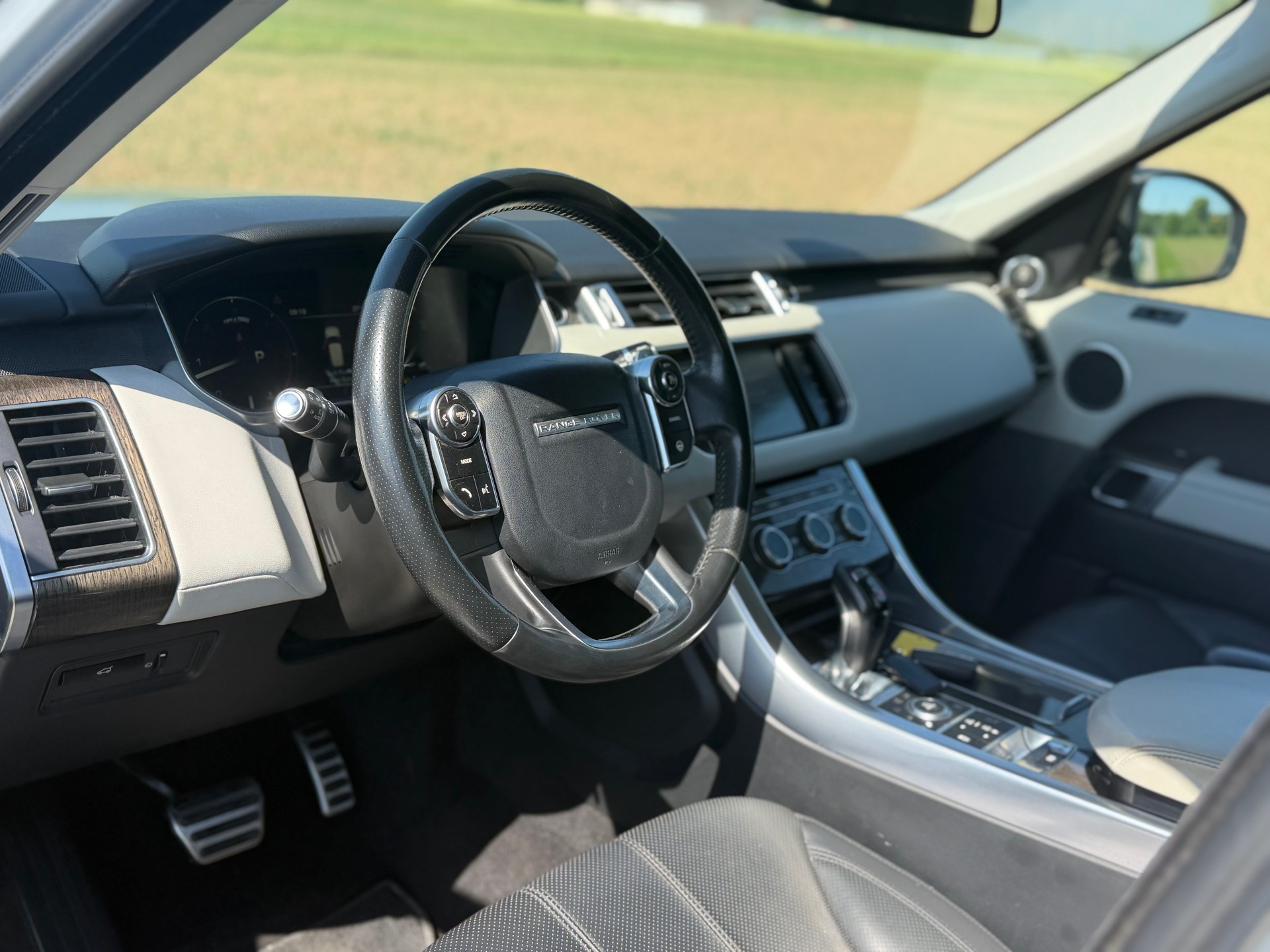 LAND ROVER Range Rover Sport 4.4 SDV8 Autobiography Automatic-image-10
