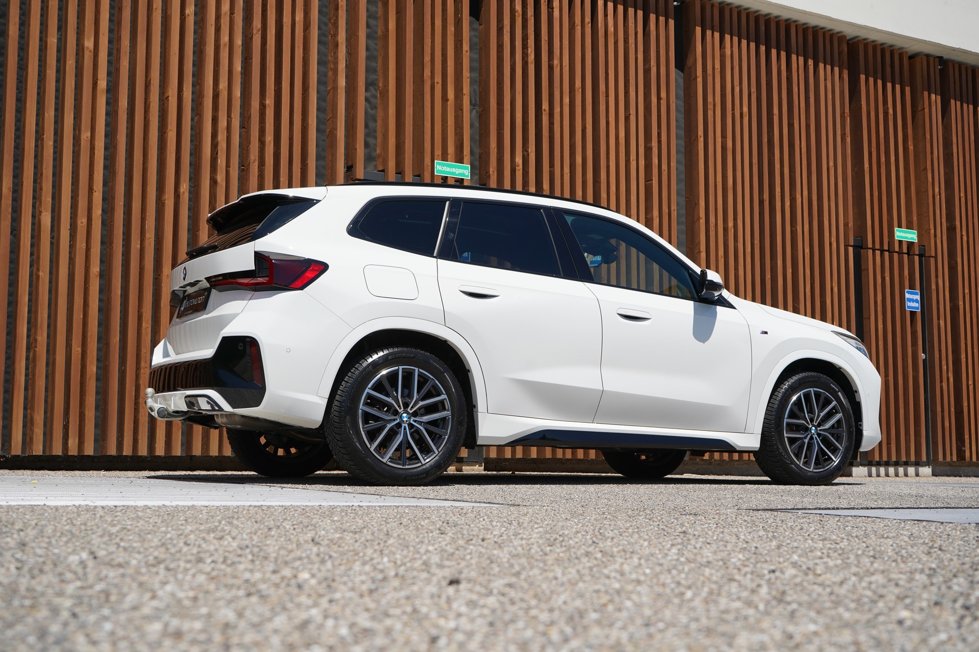 BMW X1 xDRIVE 23d 48V M SPORT l 211 PS-image-9