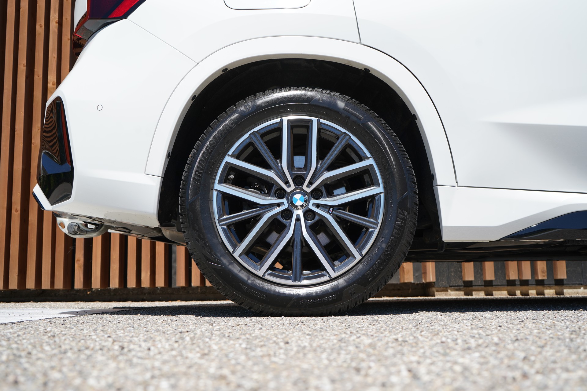 BMW X1 xDRIVE 23d 48V M SPORT l 211 PS-image-16