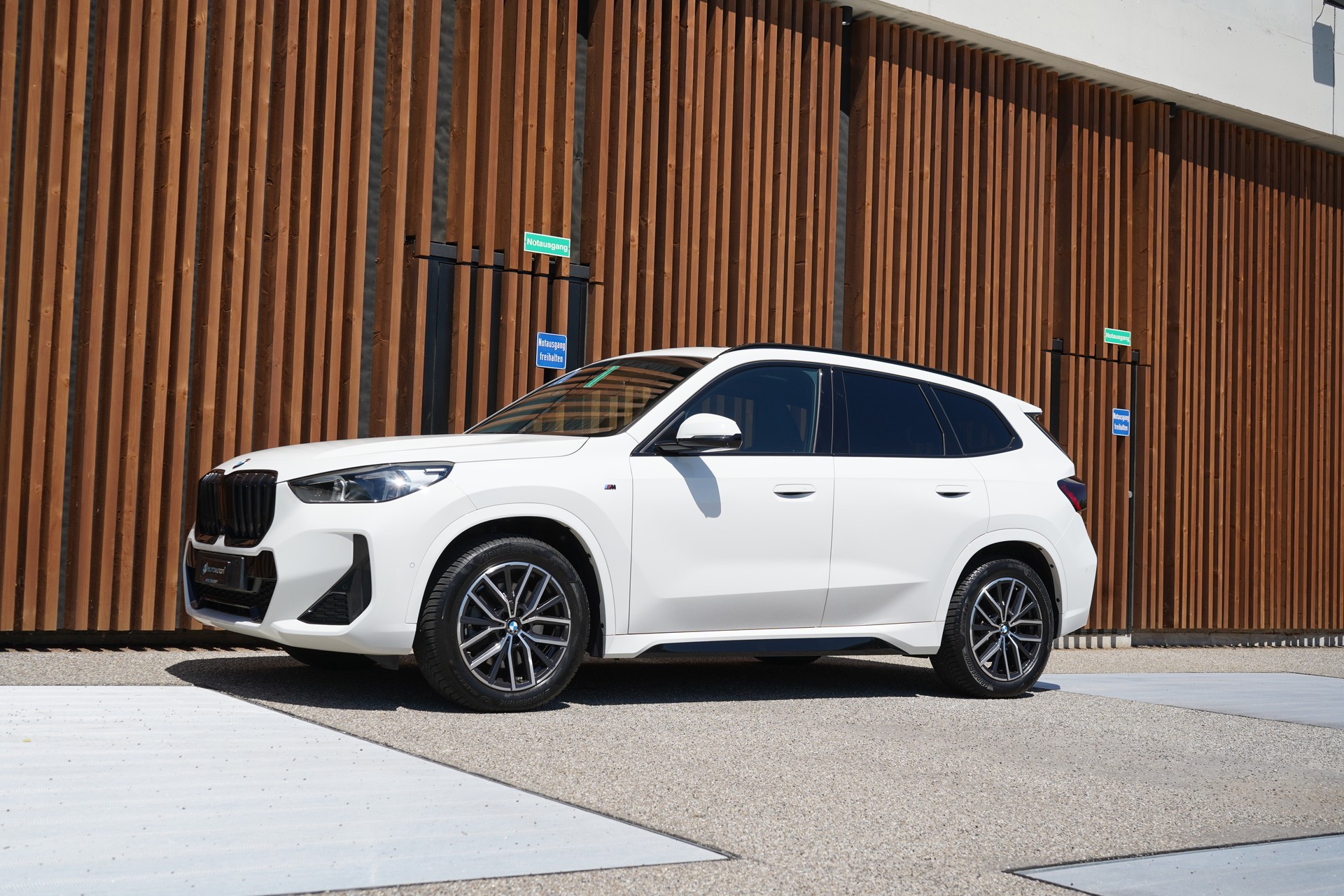 BMW X1 xDRIVE 23d 48V M SPORT l 211 PS-image-6