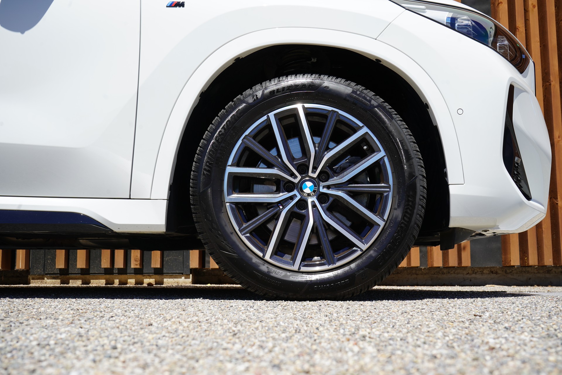 BMW X1 xDRIVE 23d 48V M SPORT l 211 PS-image-15
