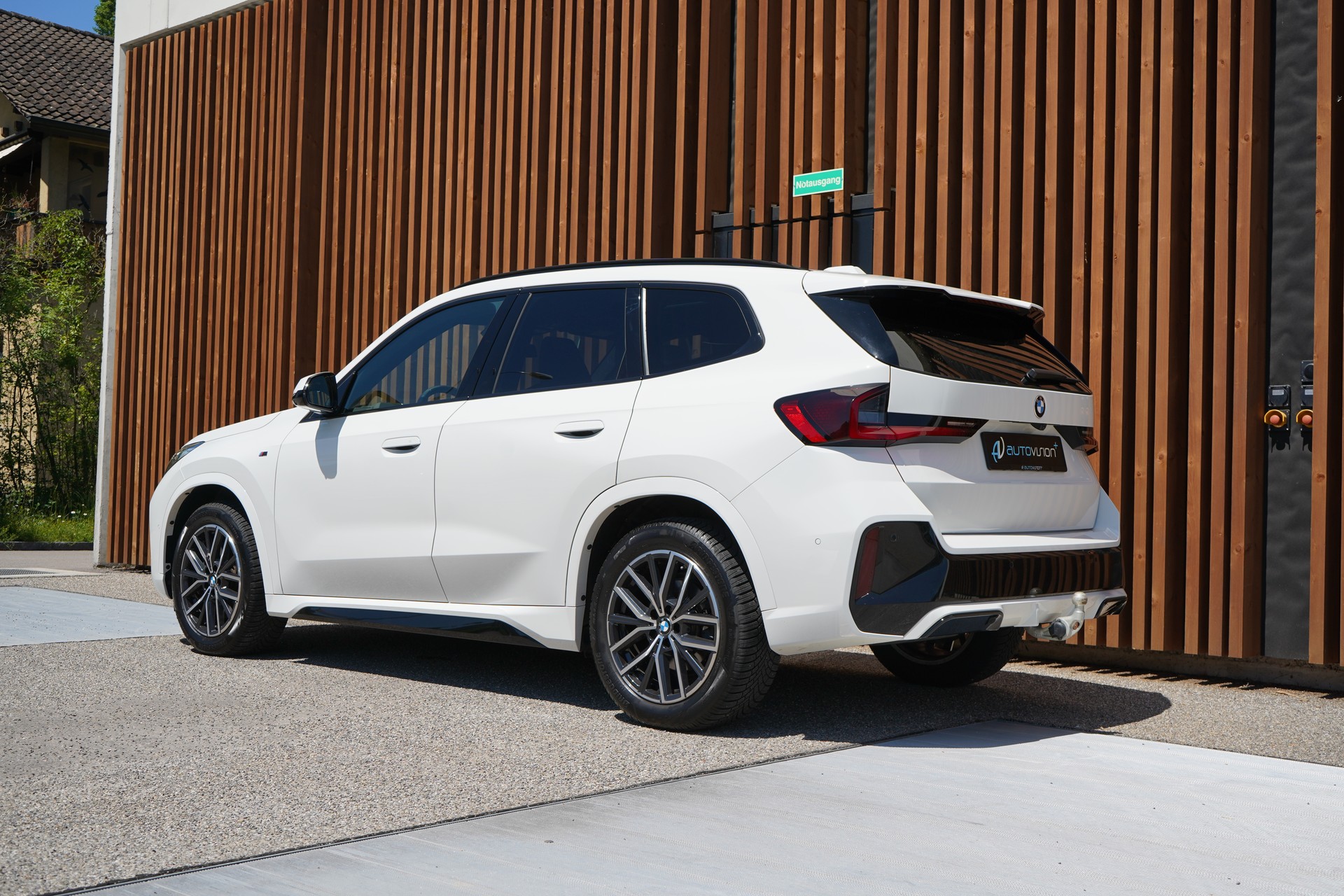 BMW X1 xDRIVE 23d 48V M SPORT l 211 PS-image-7
