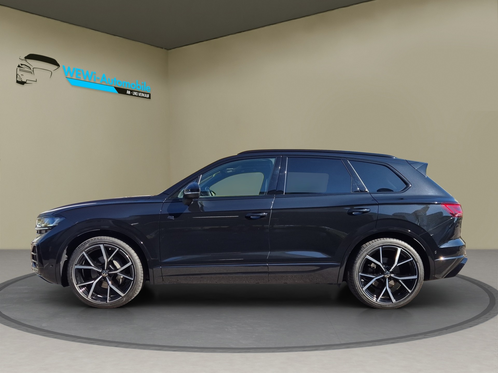 VW Touareg 3.0 TDI R-Line Tiptronic-showroom-element-1