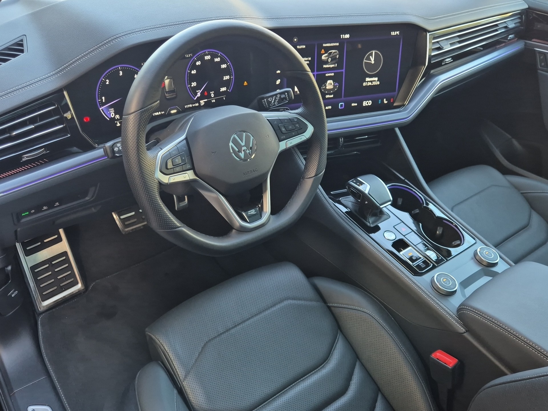 VW Touareg 3.0 TDI R-Line Tiptronic-image-9