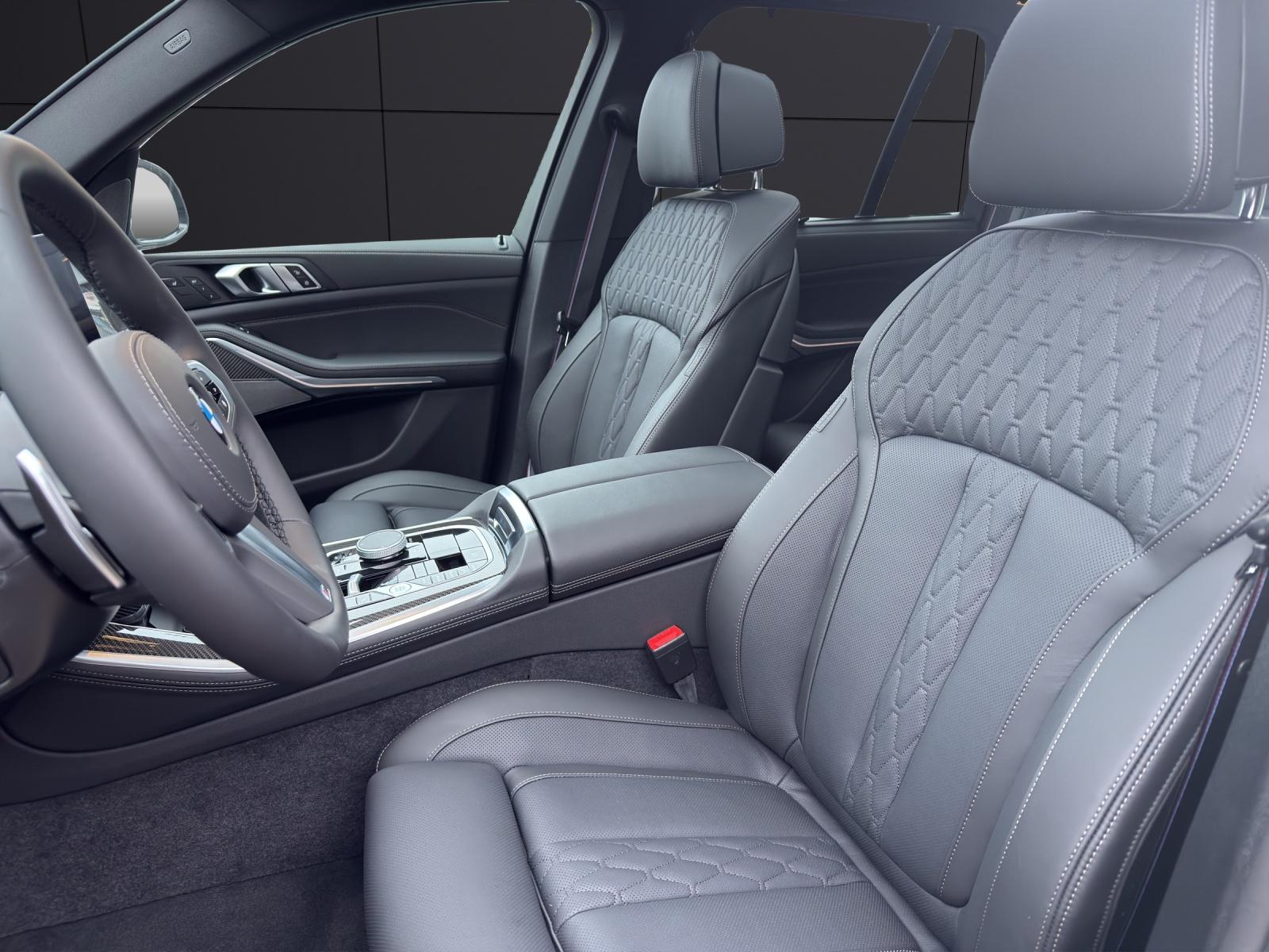 BMW X5 xDrive30d-showroom-element-1
