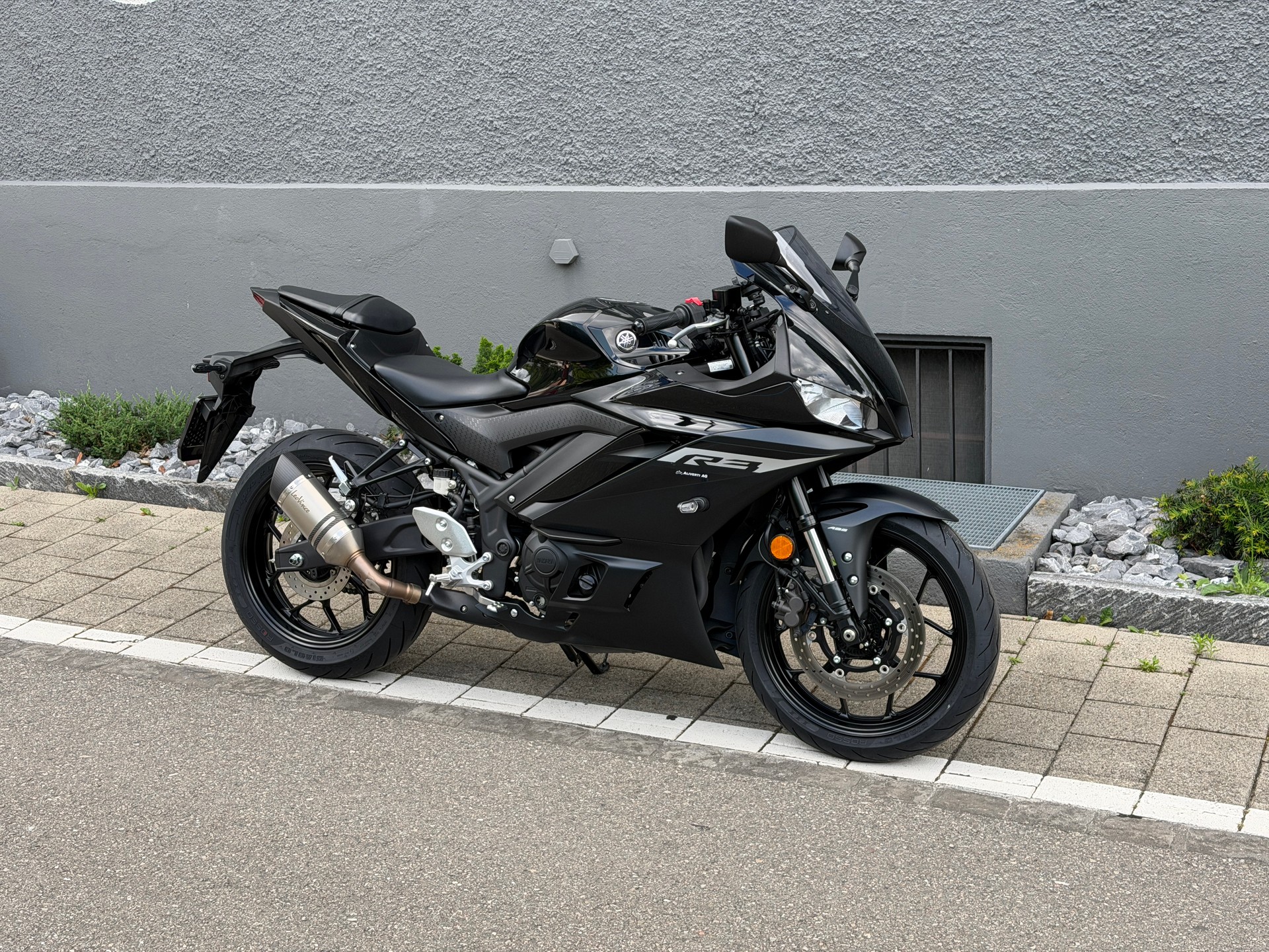 YAMAHA R3-image-9