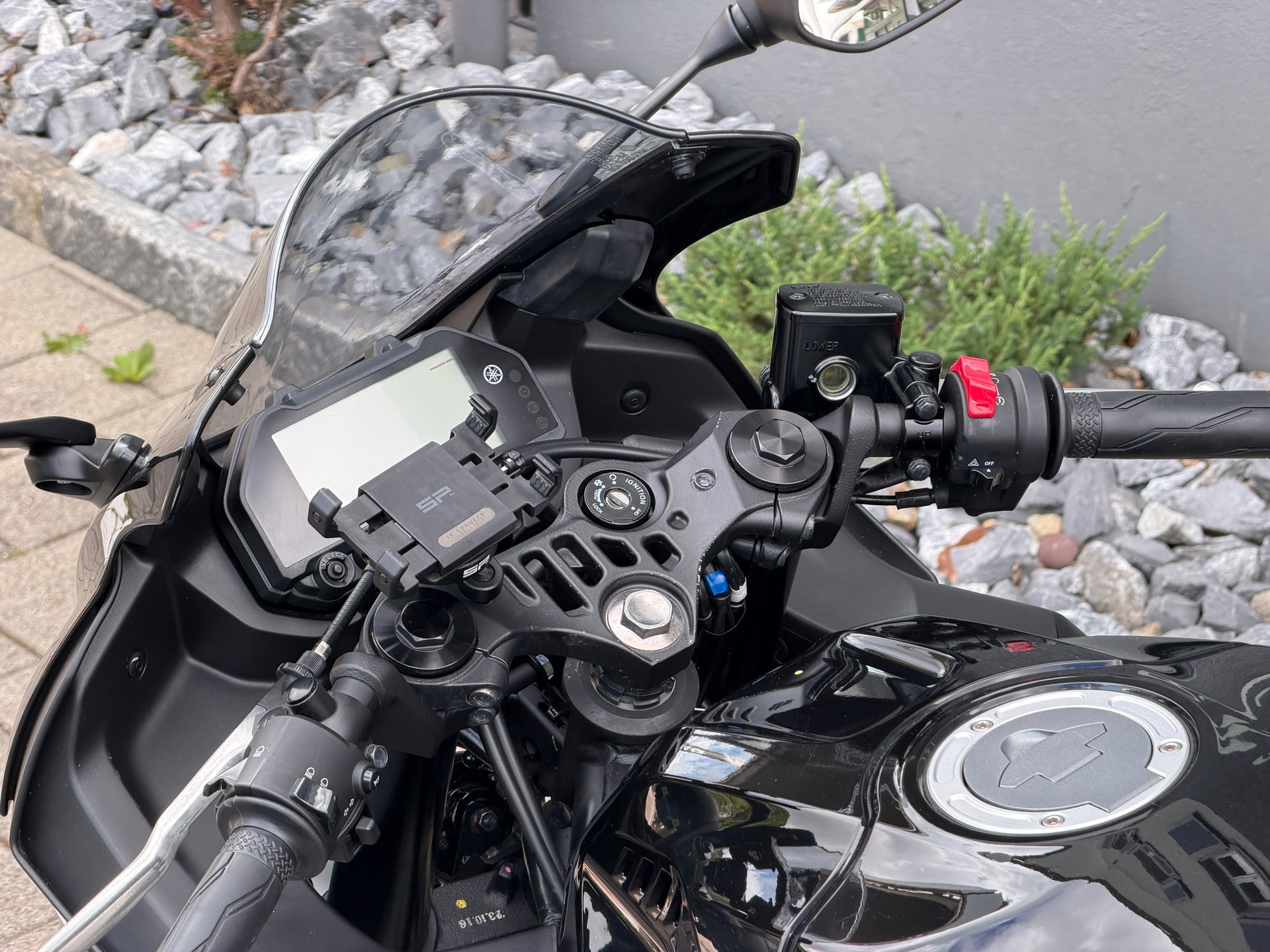 YAMAHA R3-image-6
