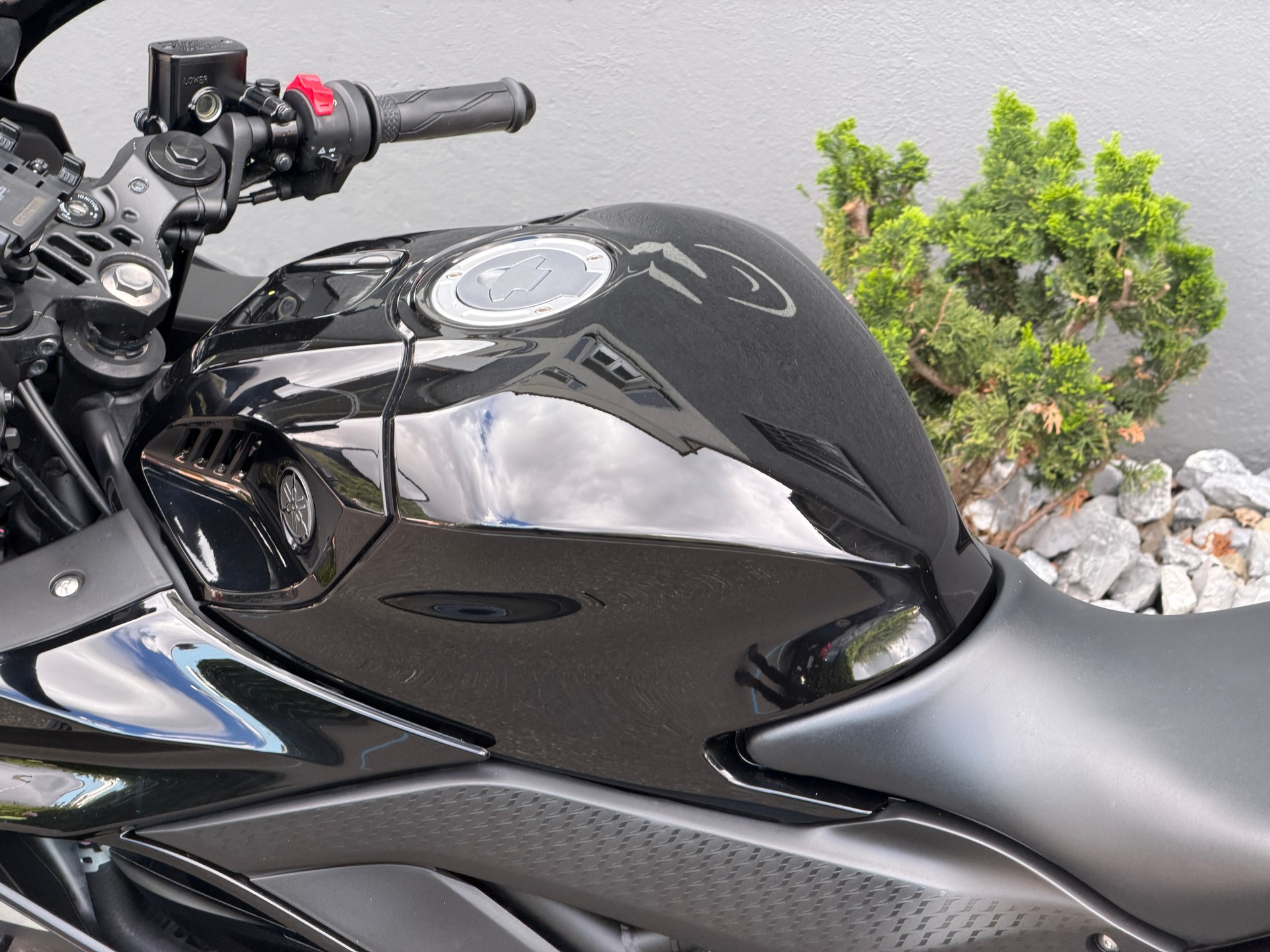 YAMAHA R3-image-7