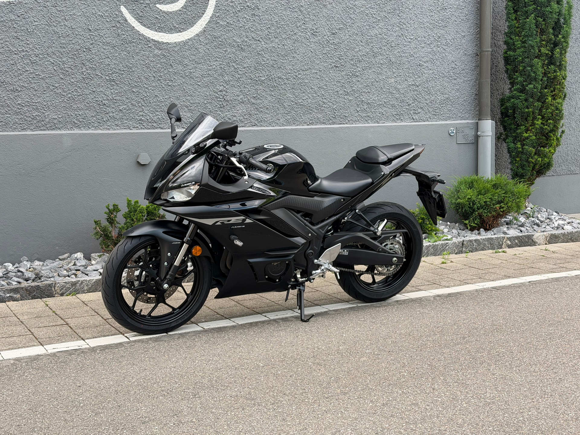 YAMAHA R3-image-0