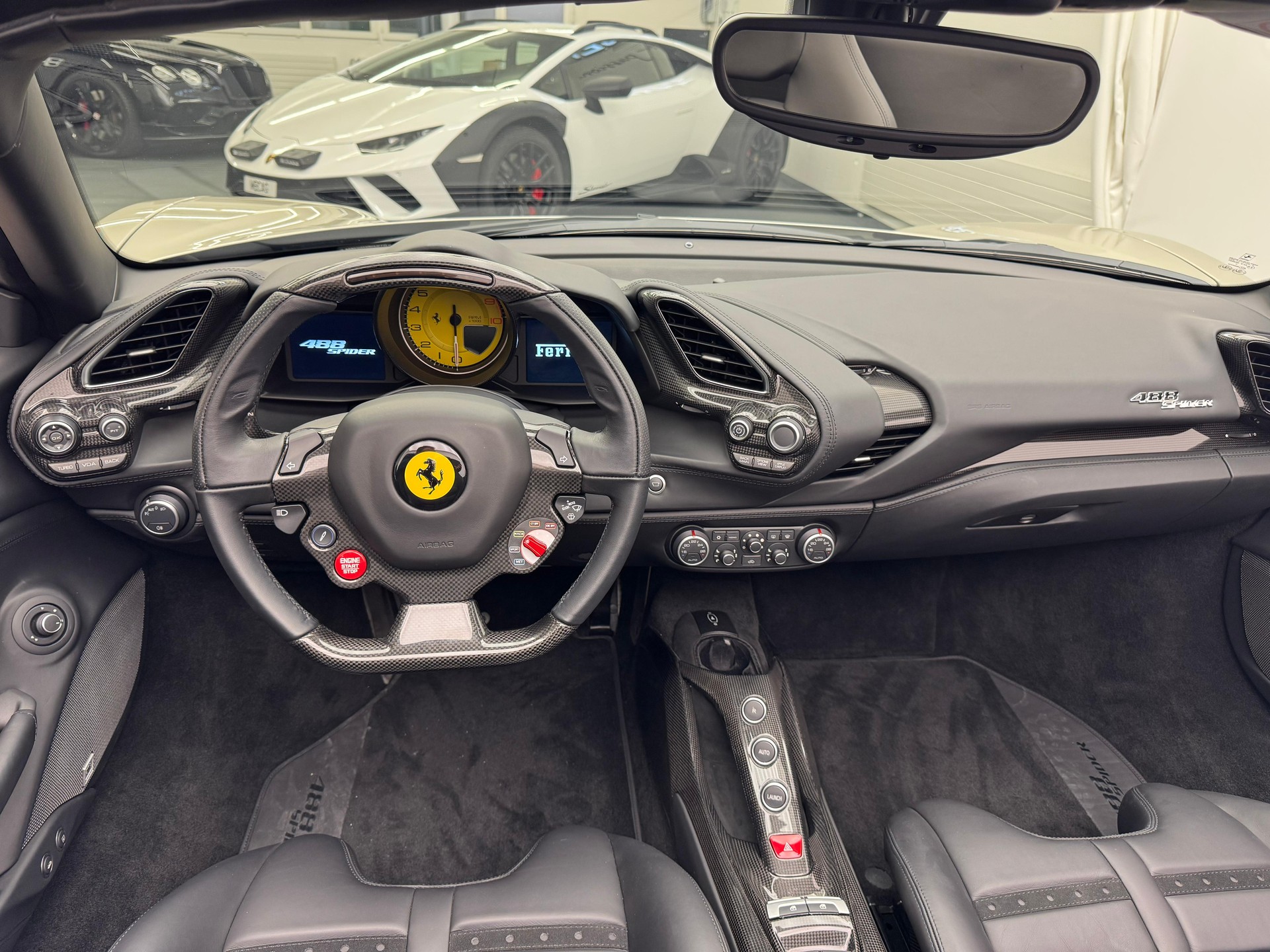 FERRARI 488 Spider 3.9 V8-showroom-element-3