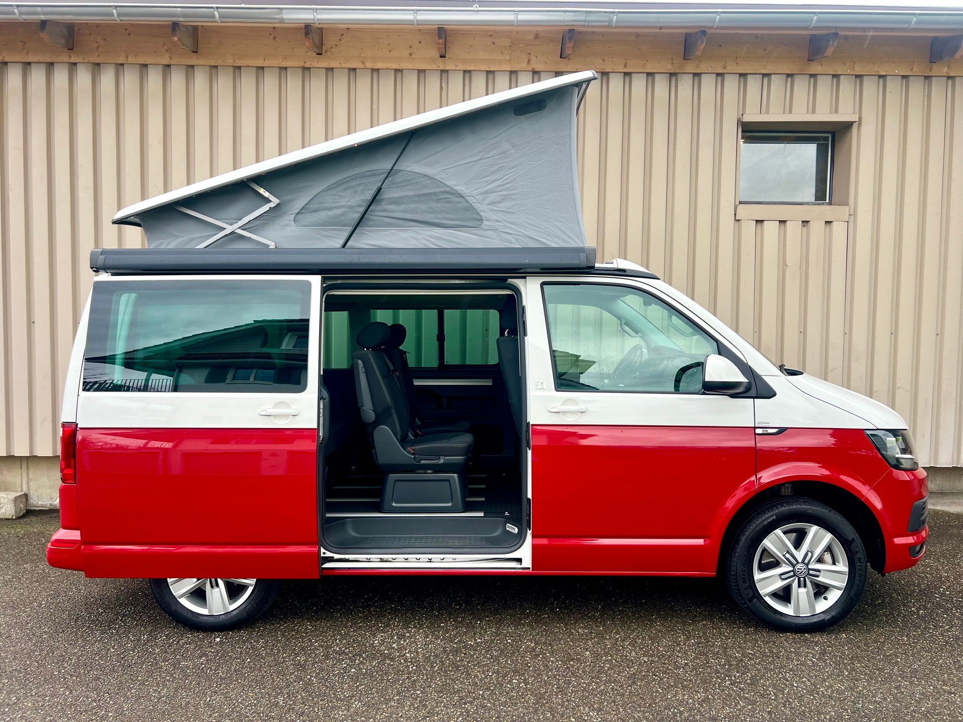 VW T6 California 2.0 TDI Beach Liberty 4Motion DSG by Nutzfahrzeugcenter Seetal-image-7