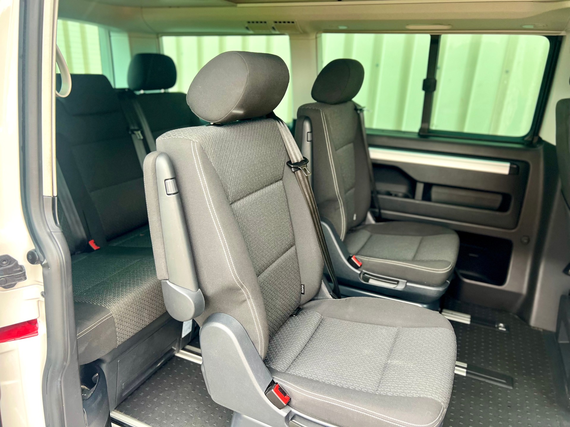 VW T6 California 2.0 TDI Beach Liberty 4Motion DSG by Nutzfahrzeugcenter Seetal-image-13