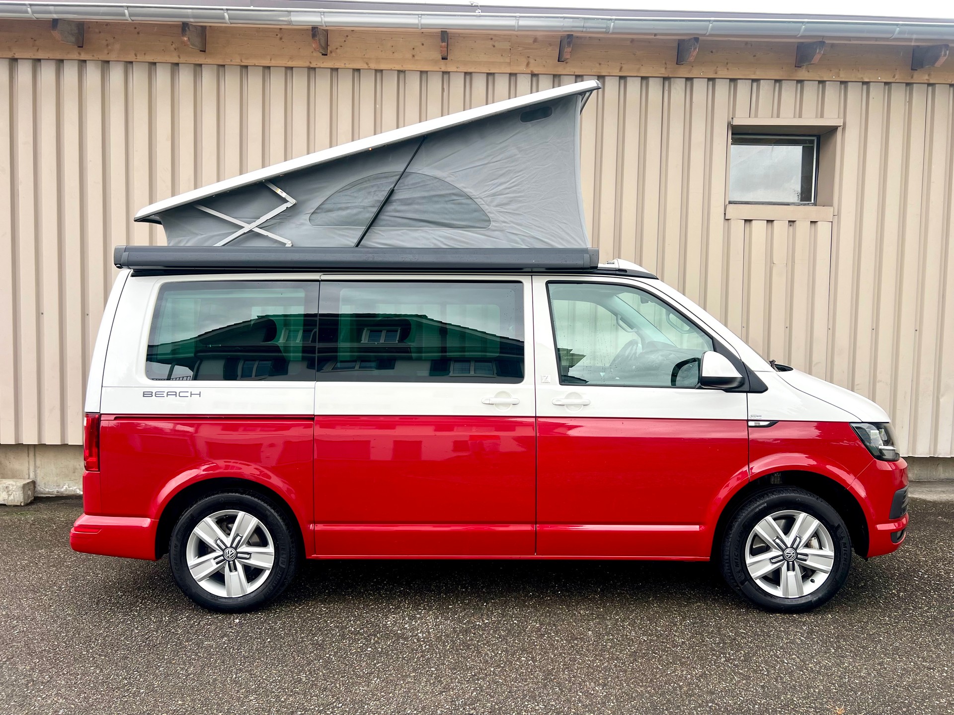 VW T6 California 2.0 TDI Beach Liberty 4Motion DSG by Nutzfahrzeugcenter Seetal-image-6