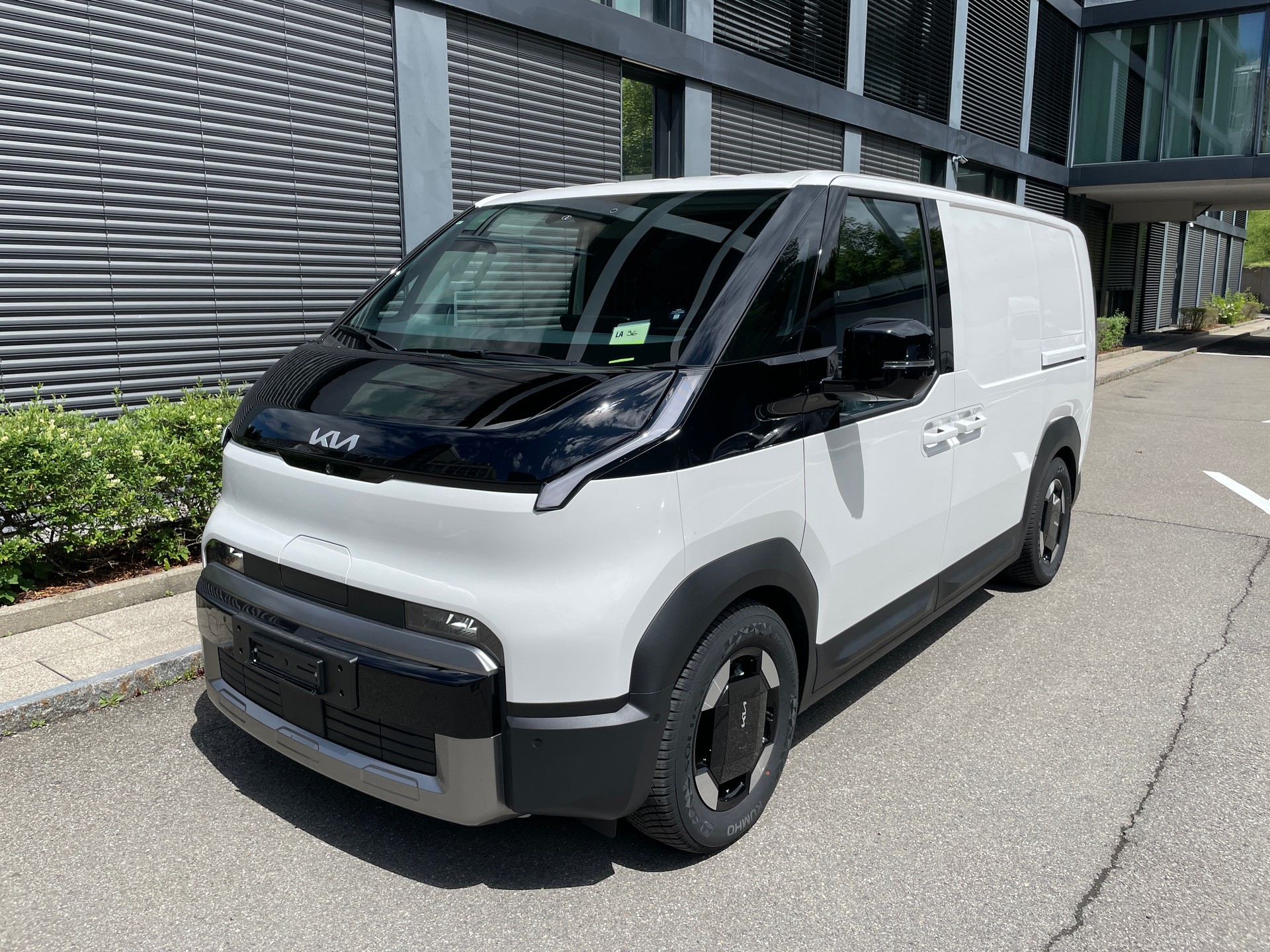 KIA PV5 Cargo 71.2 kWh Elite, mit Wärmepumpe mit 2-Schiebetüren