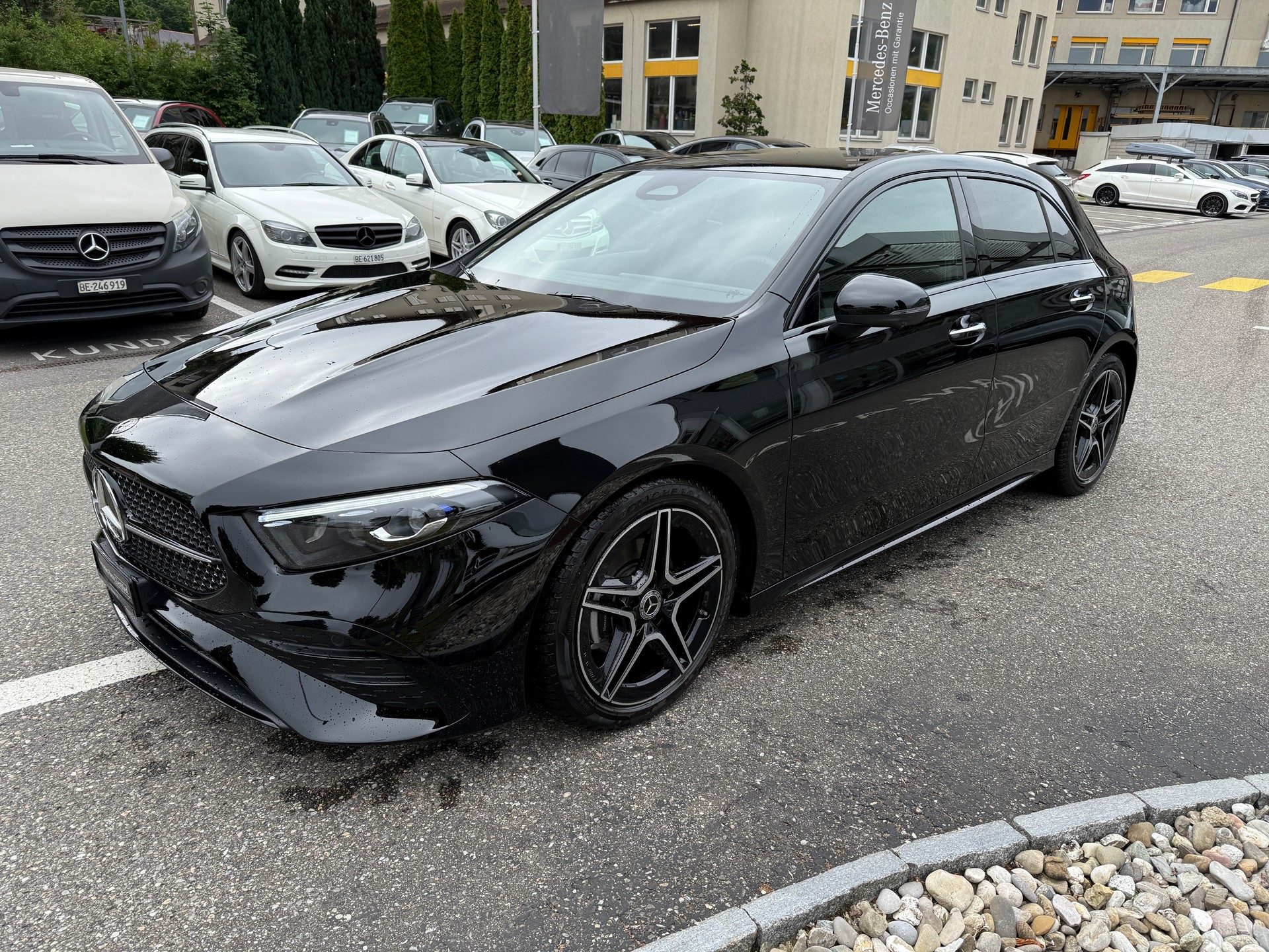 MERCEDES-BENZ A 200 AMG Line-showroom-element-2