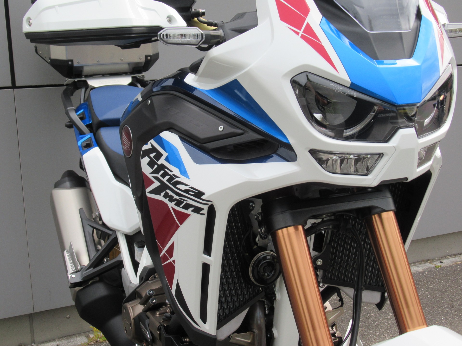 HONDA CRF 1100 DCT Africa Twin Adventure-image-4