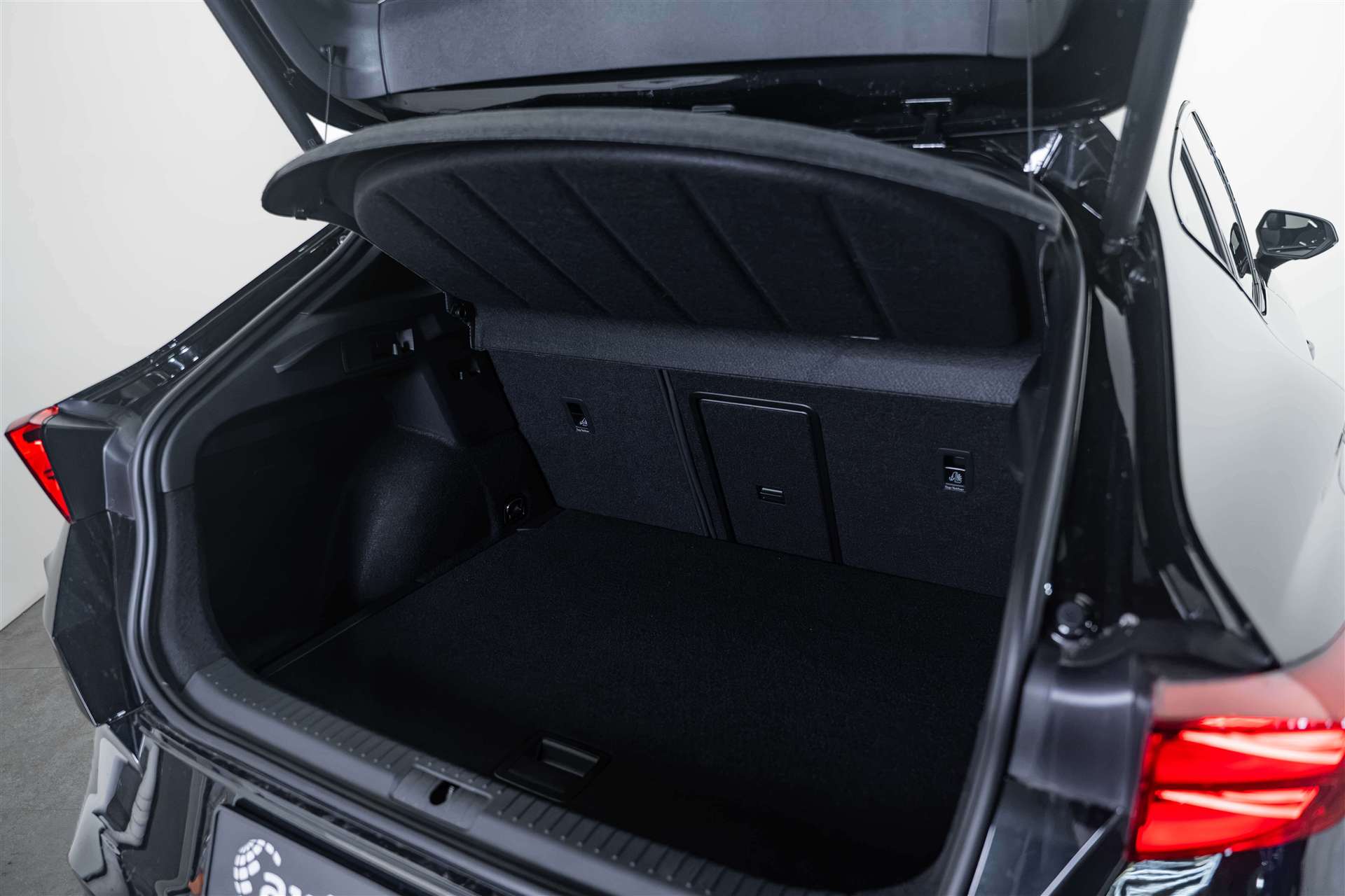 CUPRA Formentor 1.5 TSI DSG-Automat NEW-image-4