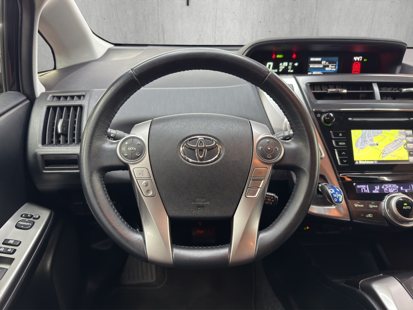 TOYOTA Prius+ 1.8 VVT-i HSD Style-image-10
